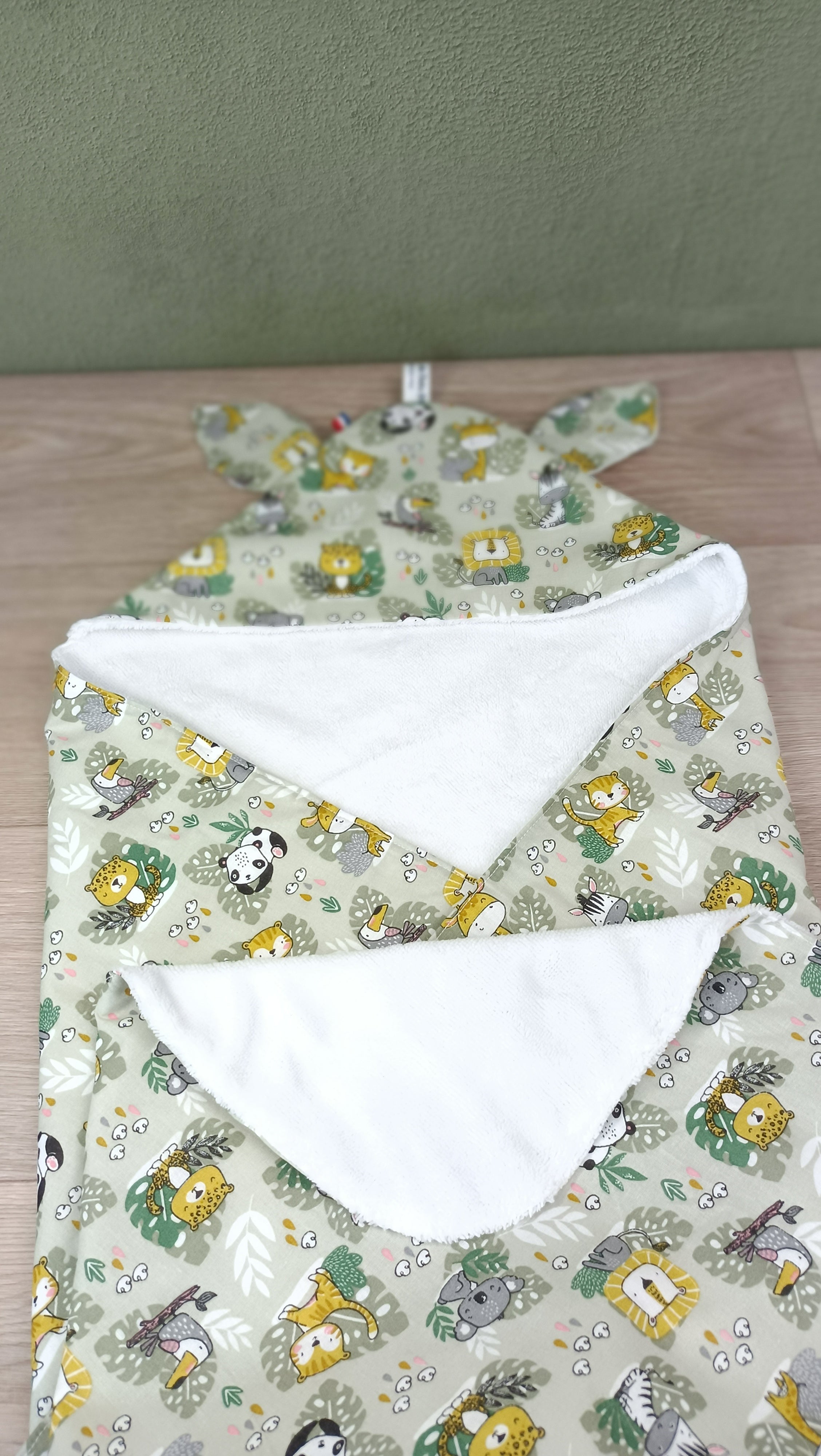 Cape de bain enfant petit panda vert