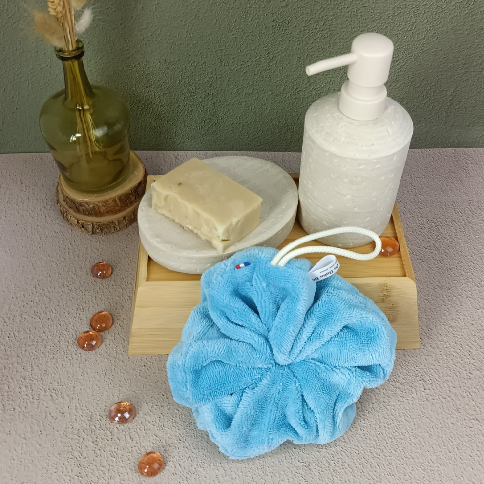Fleur de douche éponge bambou bleu clair