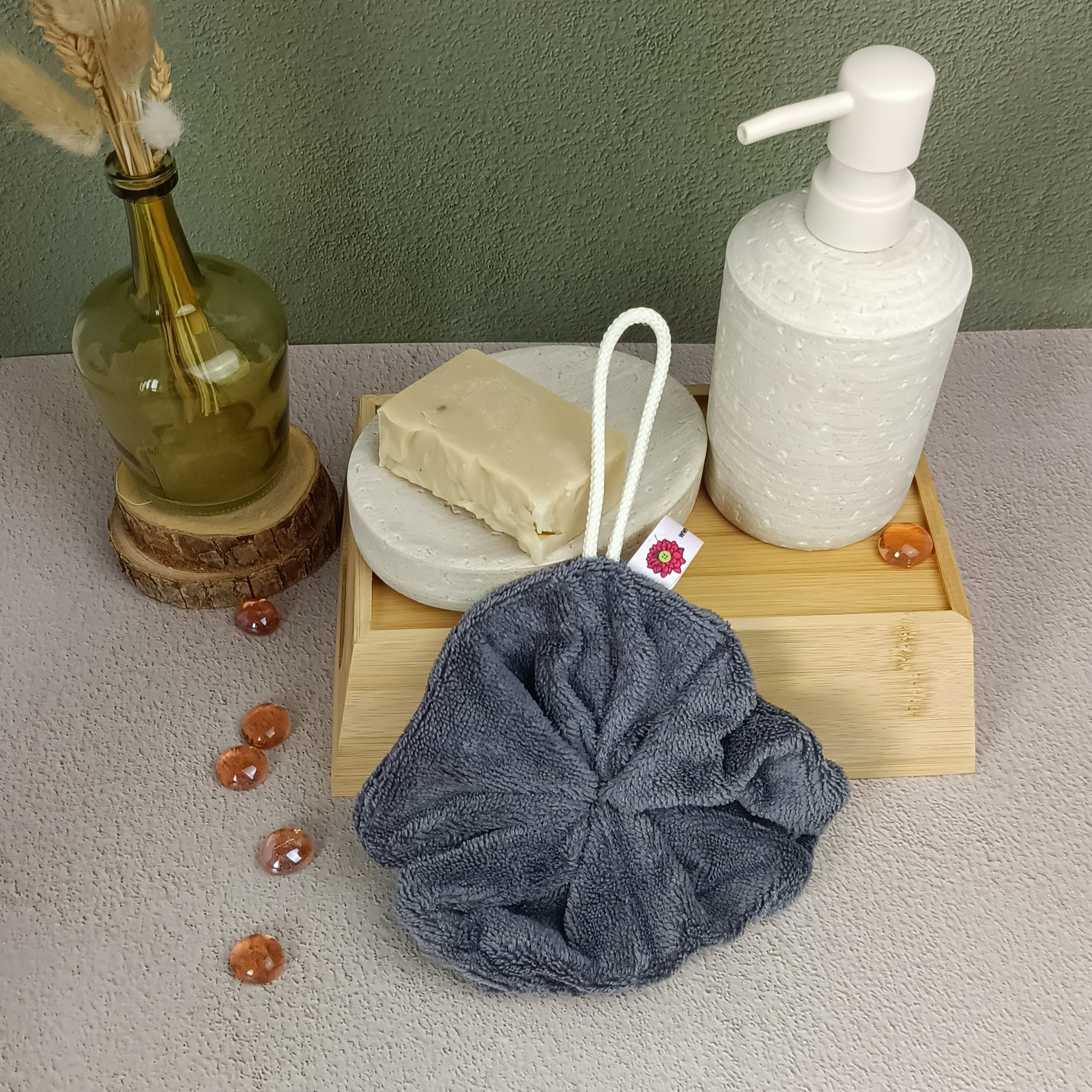 Fleur de douche éponge bambou grise