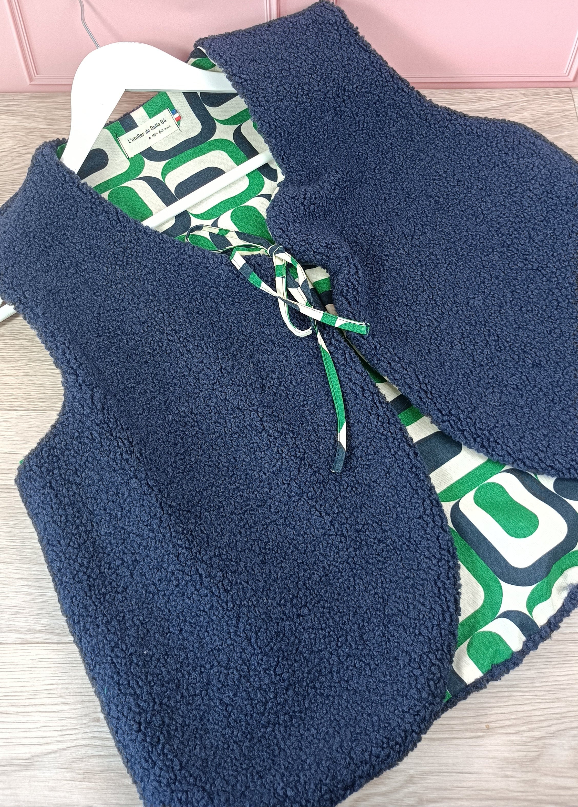 Gilet berger adultes sherpa bleu marine tissu intérieur imprimé seventies