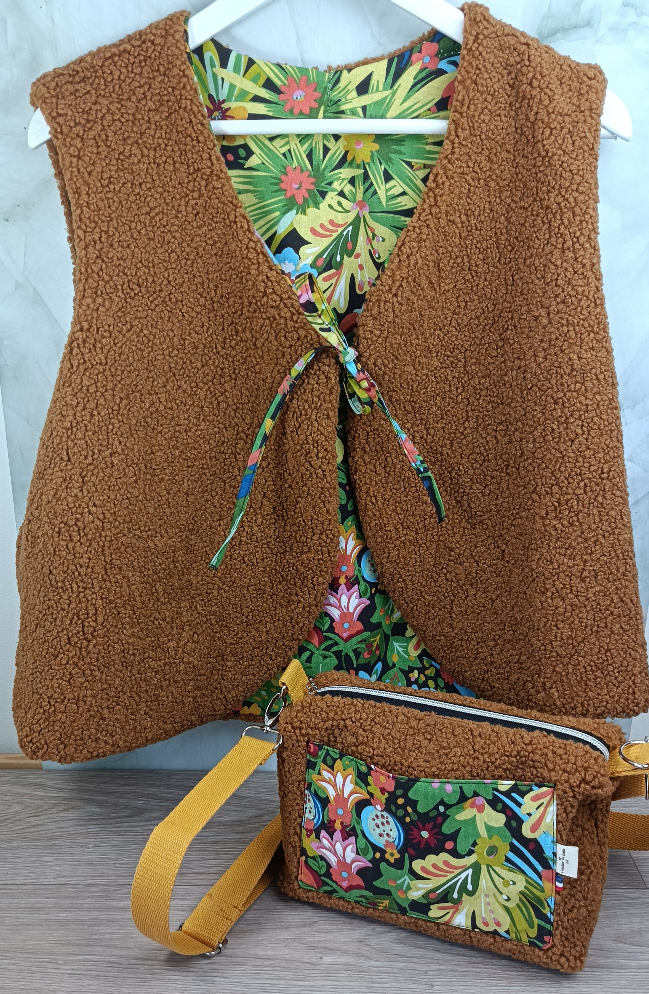 Gilet berger adultes sherpa caramel tissu jungle luxuriante