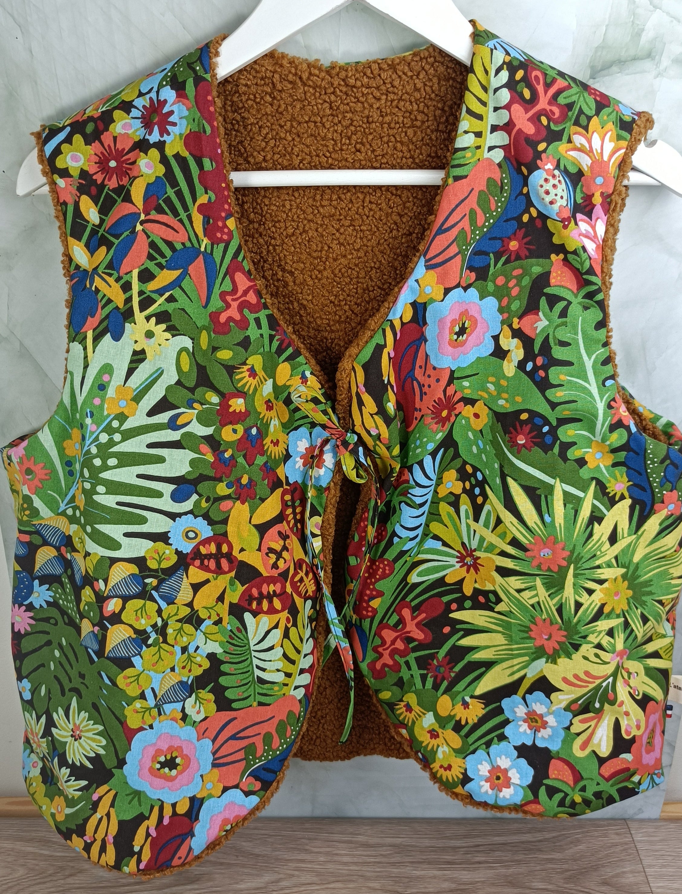 Gilet berger adultes sherpa caramel tissu jungle luxuriante