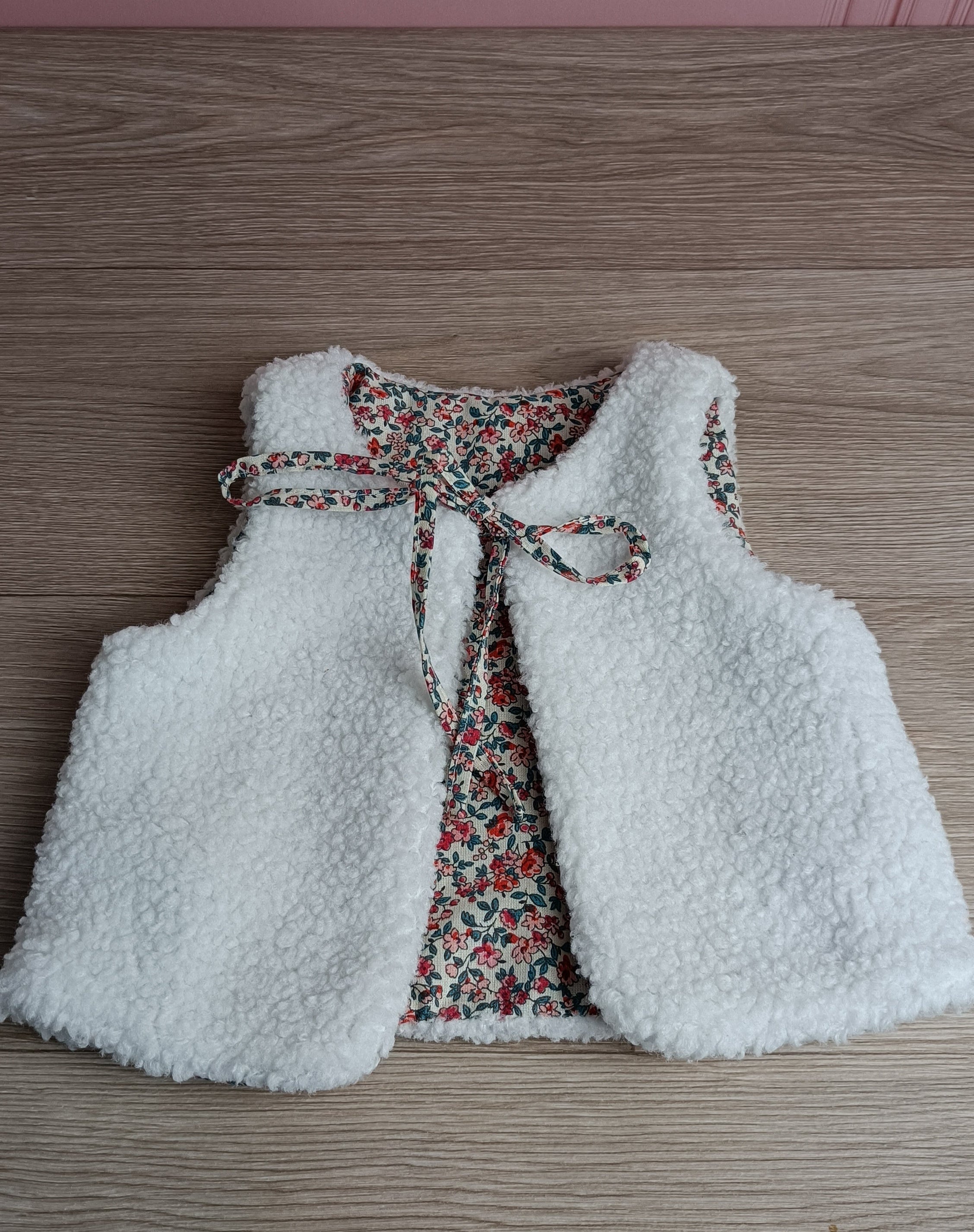 Gilet berger bébé sherpa blanc léonie rose
