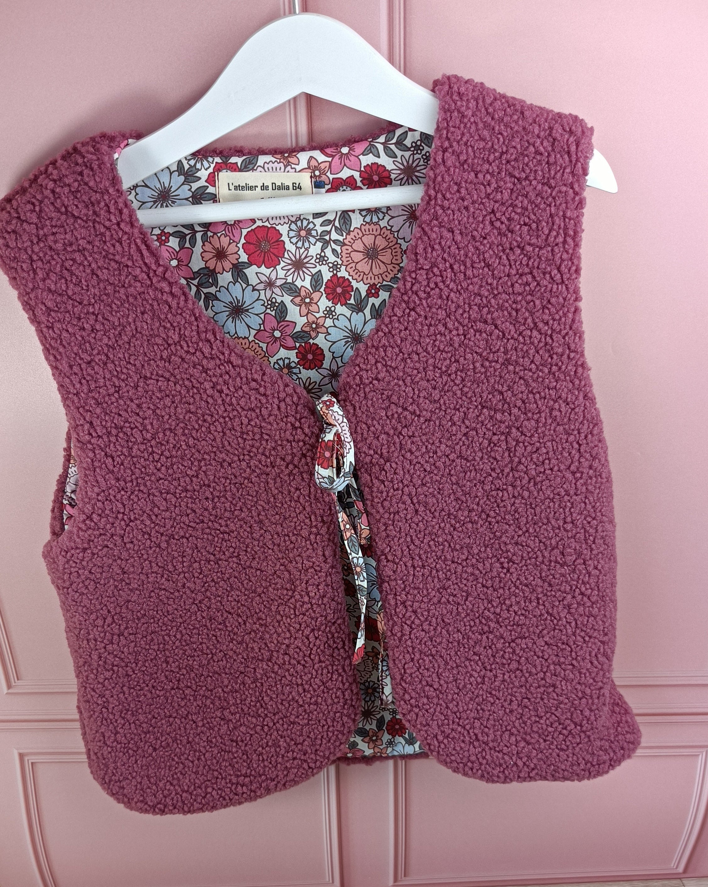 Gilet berger enfant vieux rose Brigitte