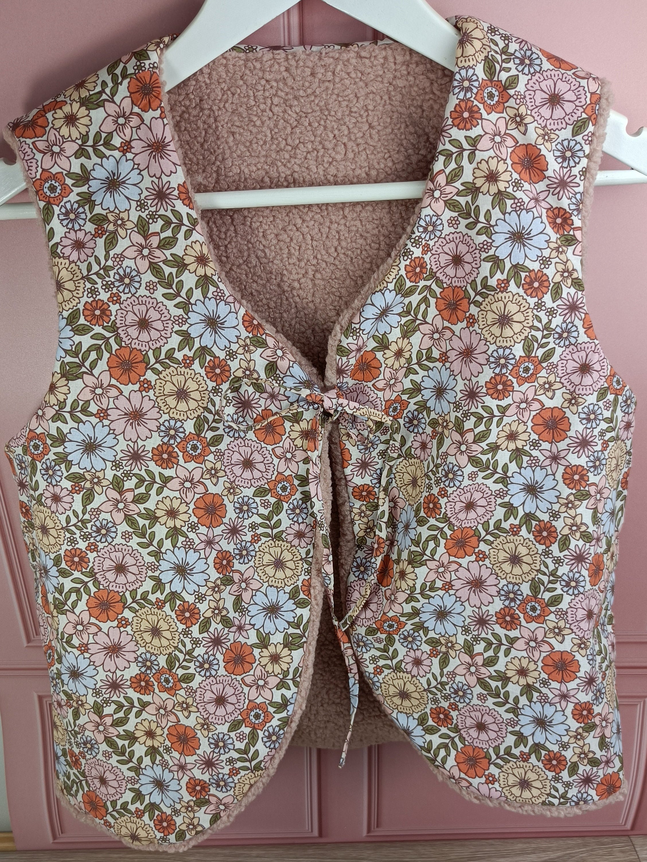 Gilet berger femme sherpa rose poudré tissus intérieur imprimé fleur Brigitte