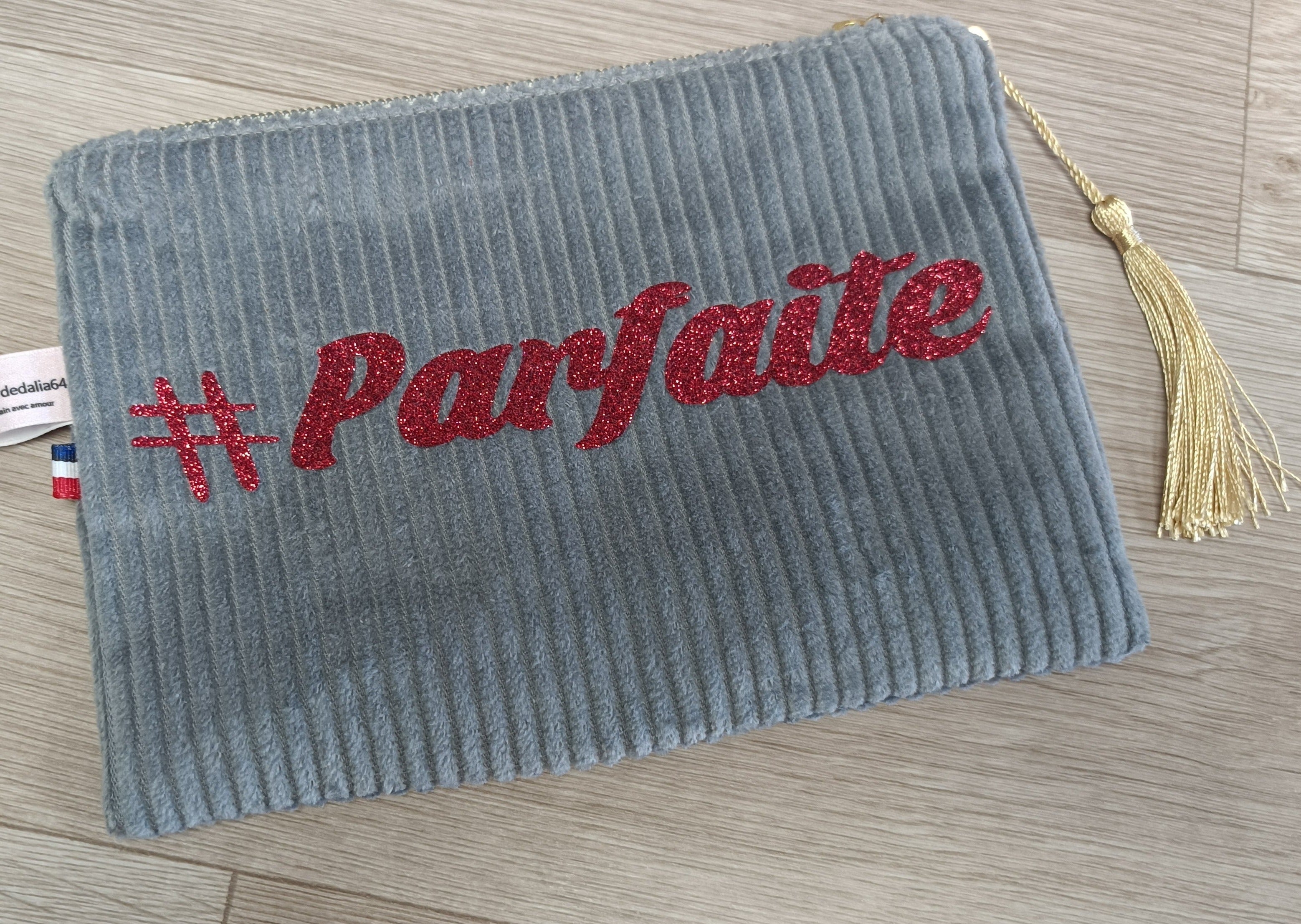Pochettes velours zippées personnalisées disponibles