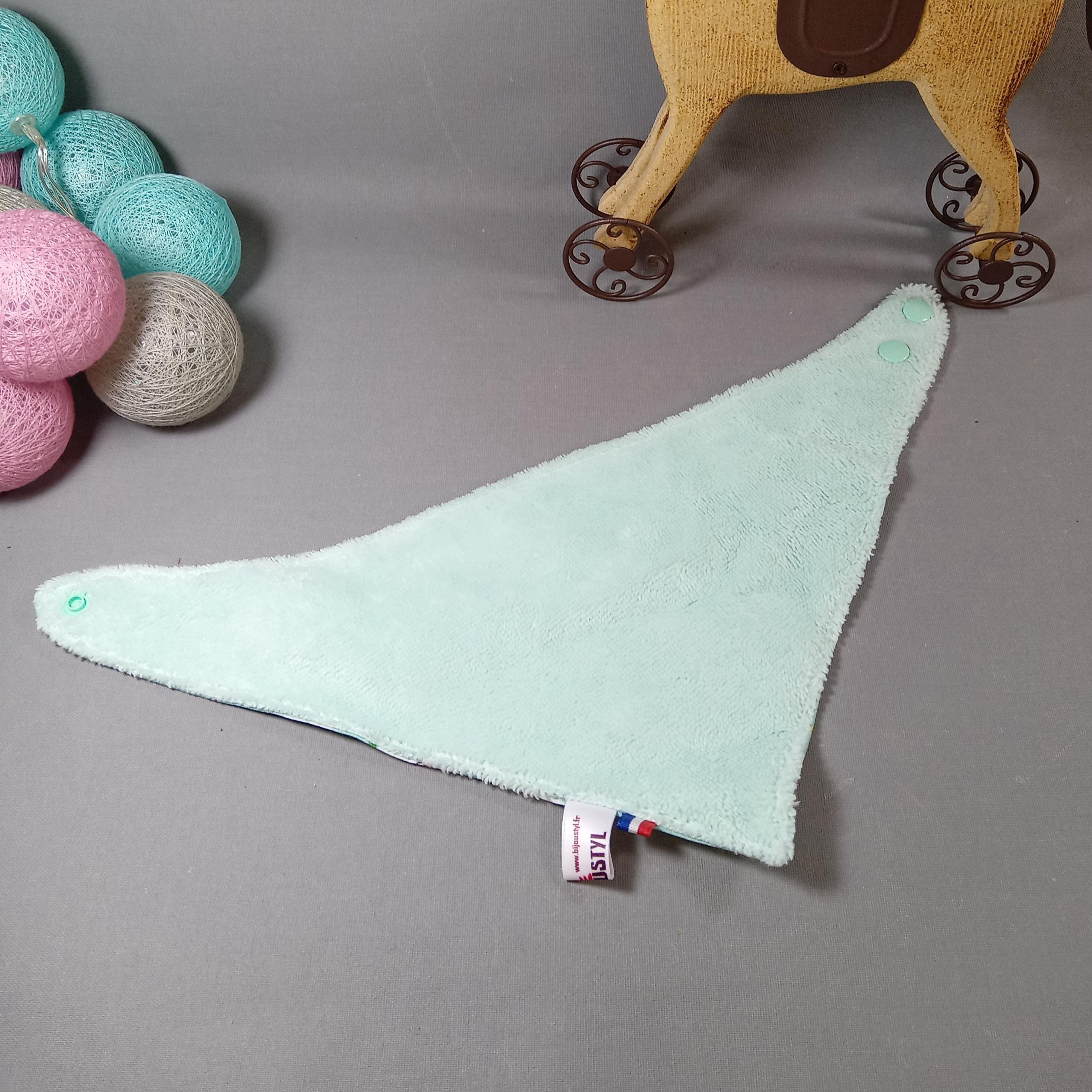 Bavoirs bandana bébé disponibles