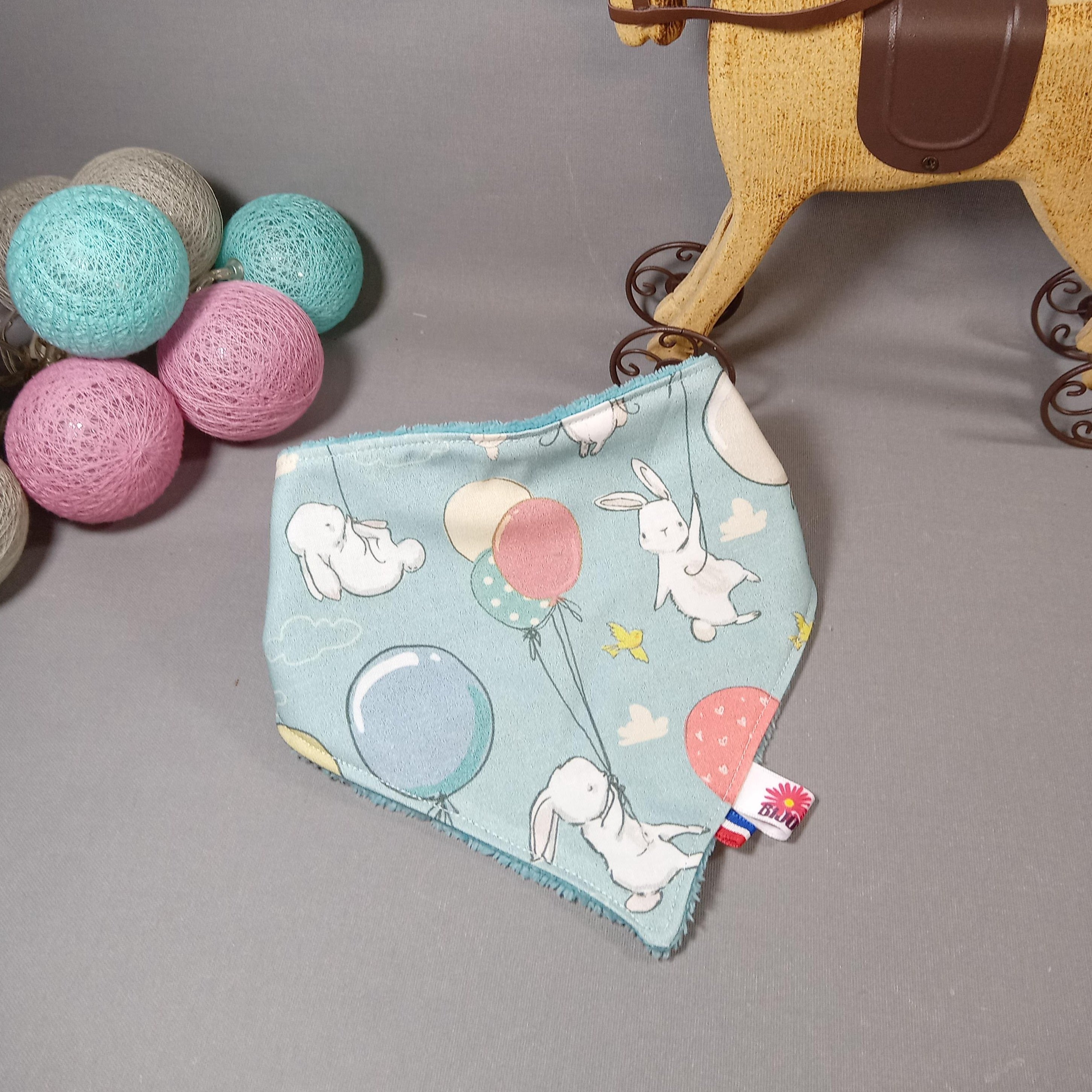 Bavoirs bandana bébé disponibles