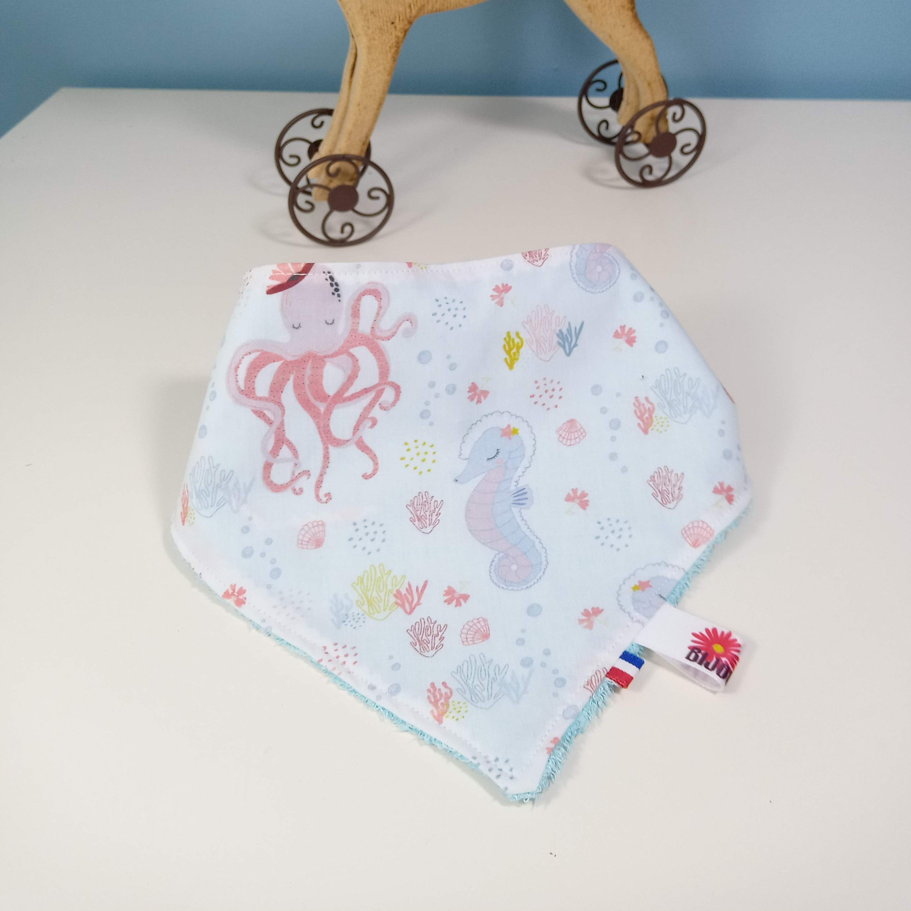 Bavoirs bandana bébé disponibles
