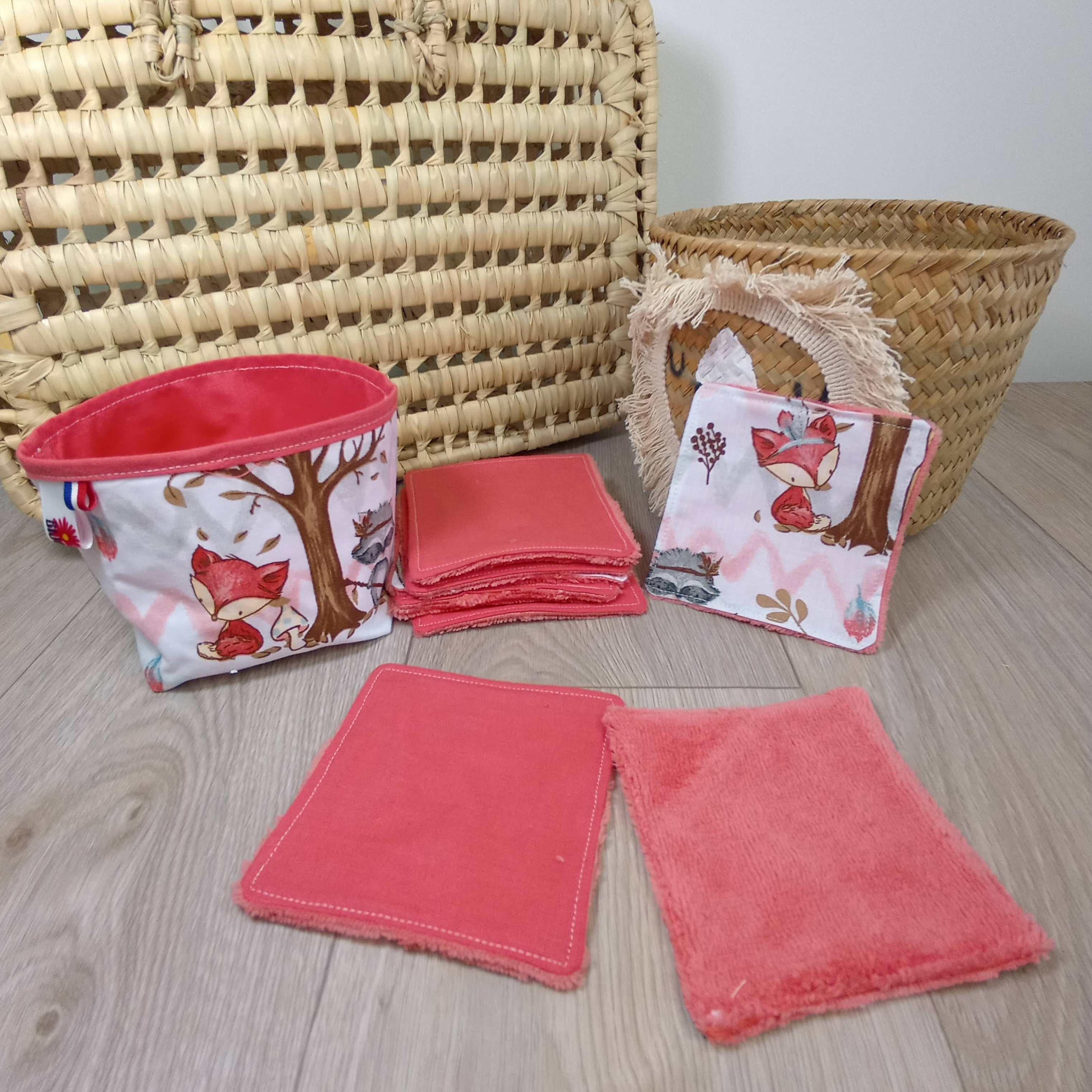 lingettes lavables dans son panier assorti