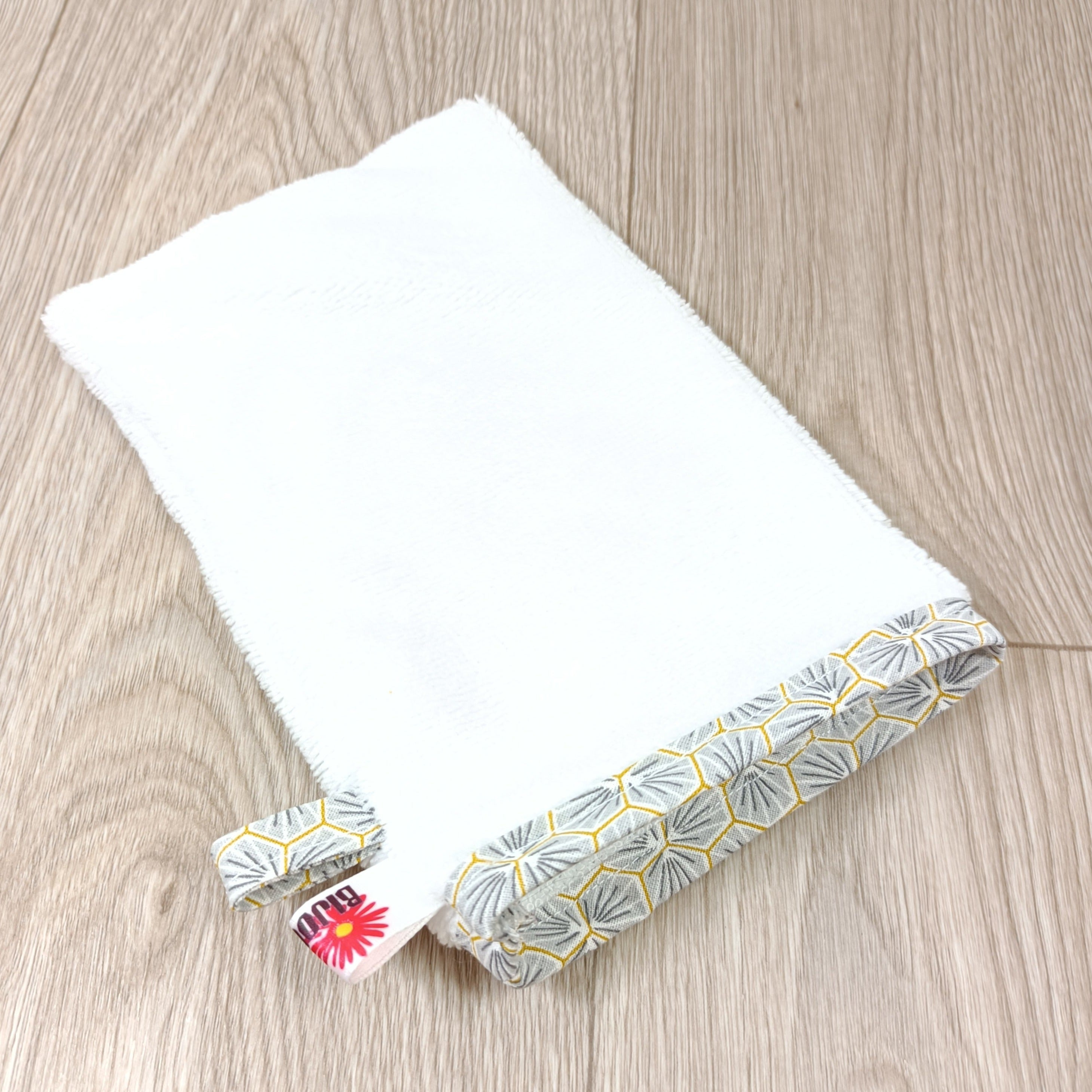 Gants de toilette en éponge bambou très douce disponibles