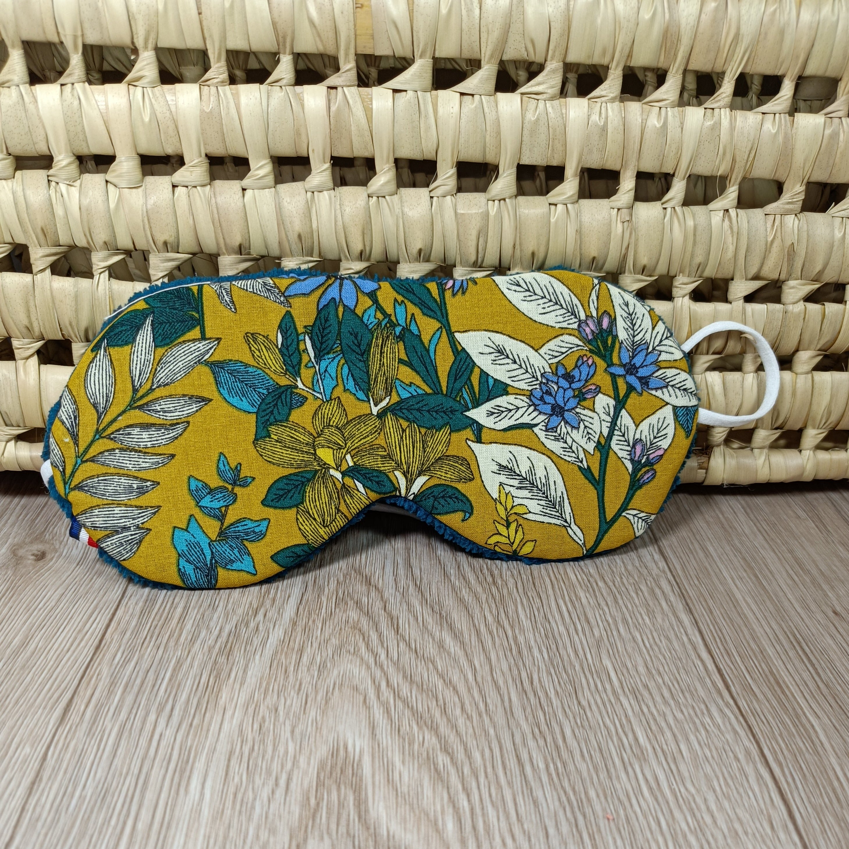 masque de nuit fleuri éponge coté yeux