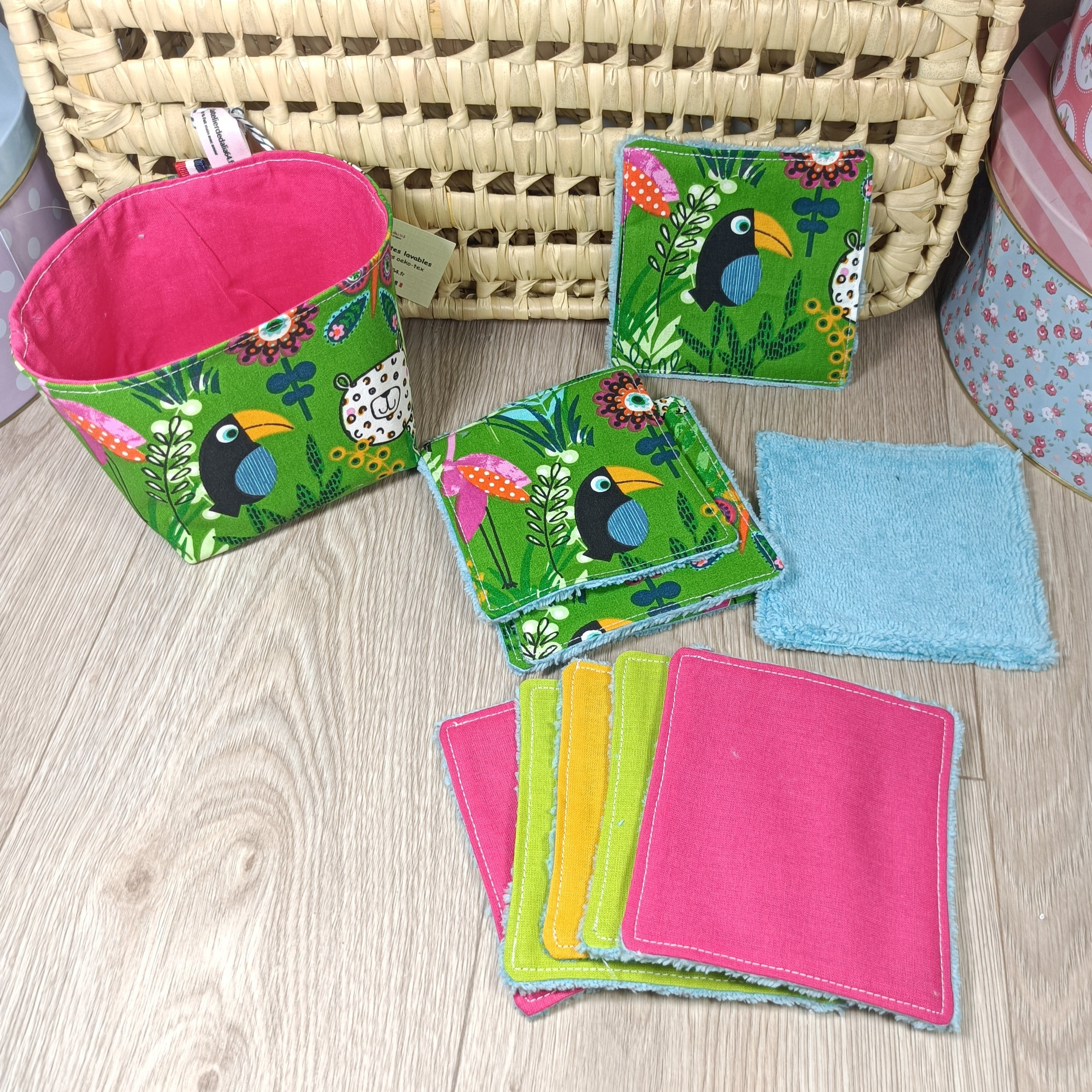 Lingettes lavables dans sa panières assortis