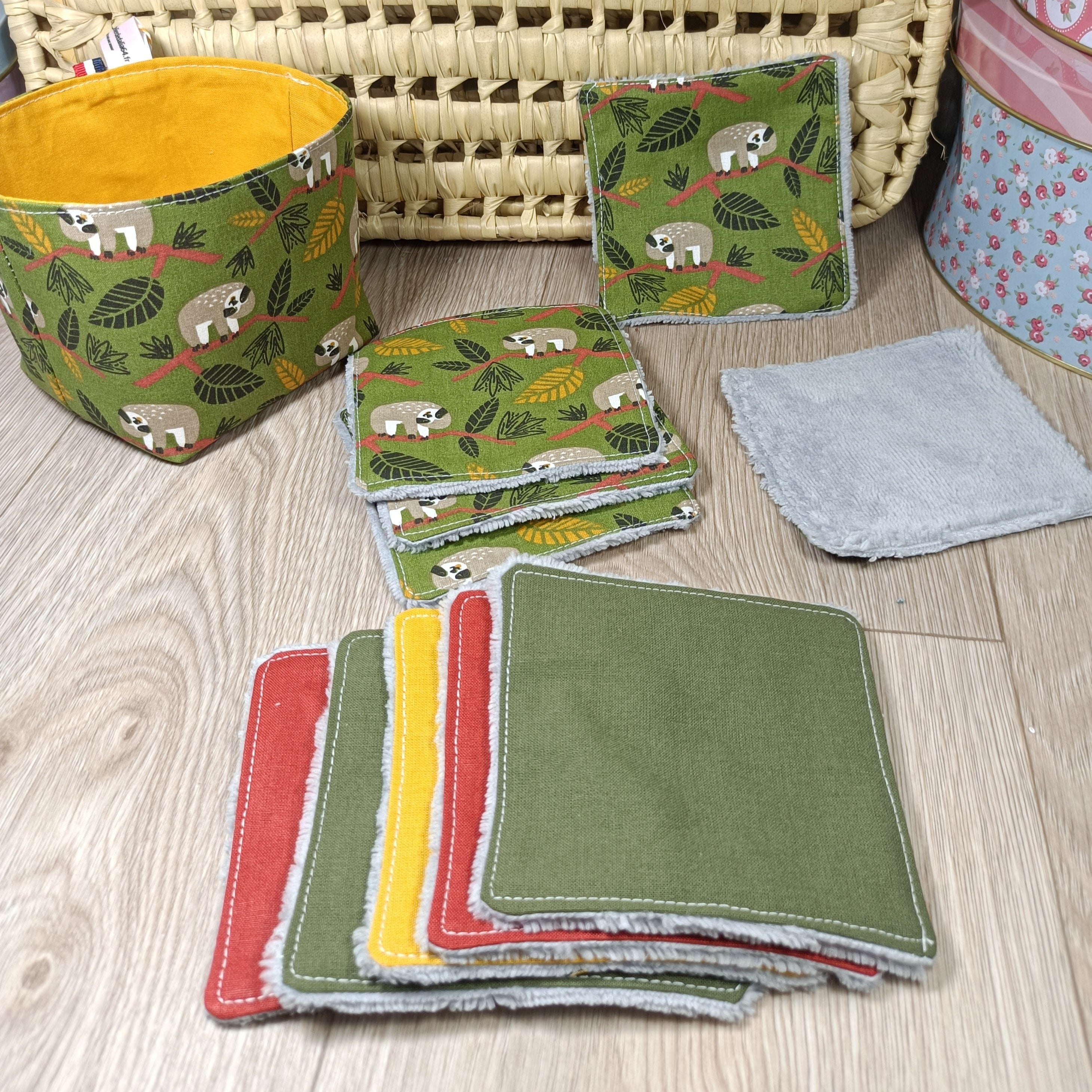 Lingettes lavables dans sa panières assortis