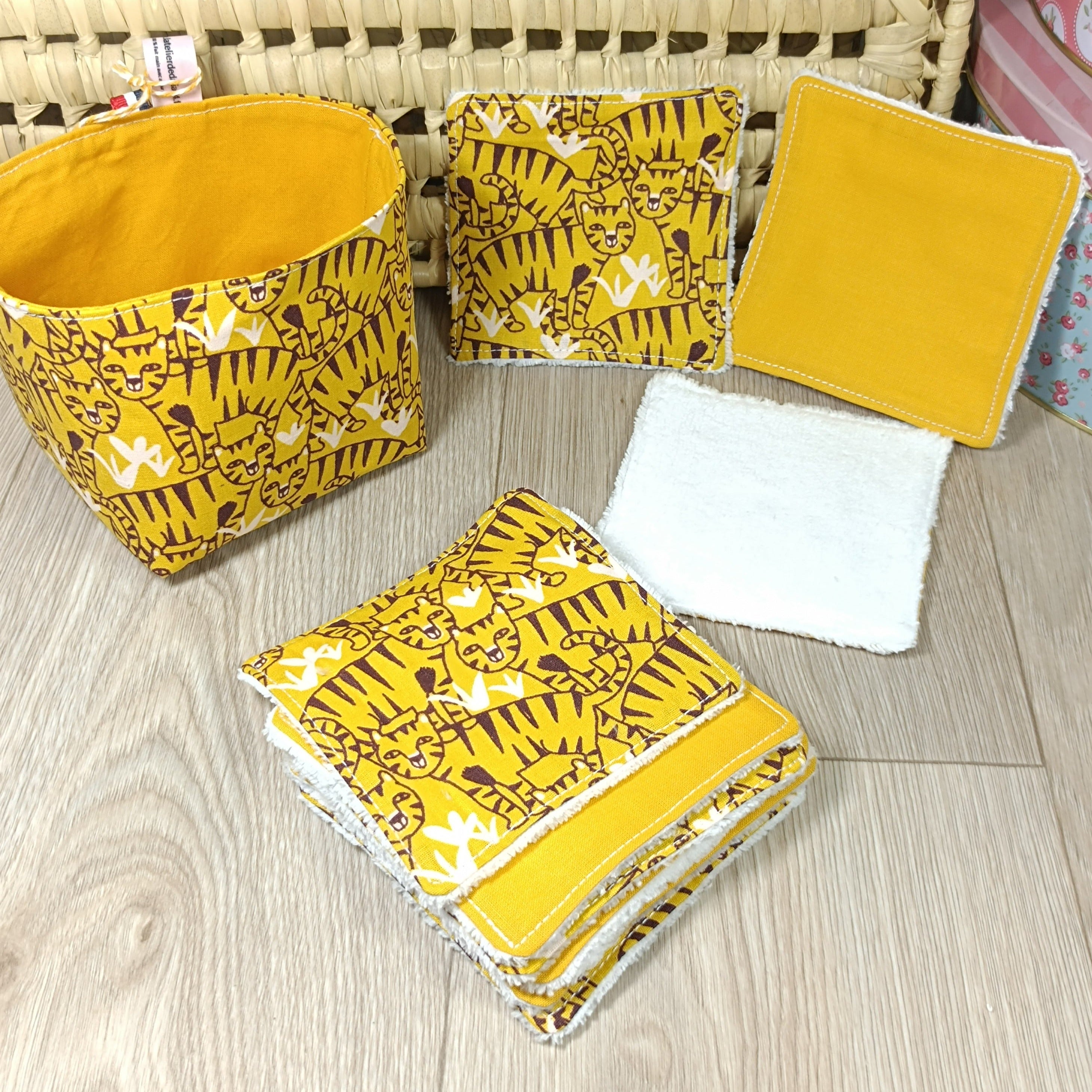 Lingettes bébé lavables dans sa panière - 10 lingettes - divers modèles disponibles