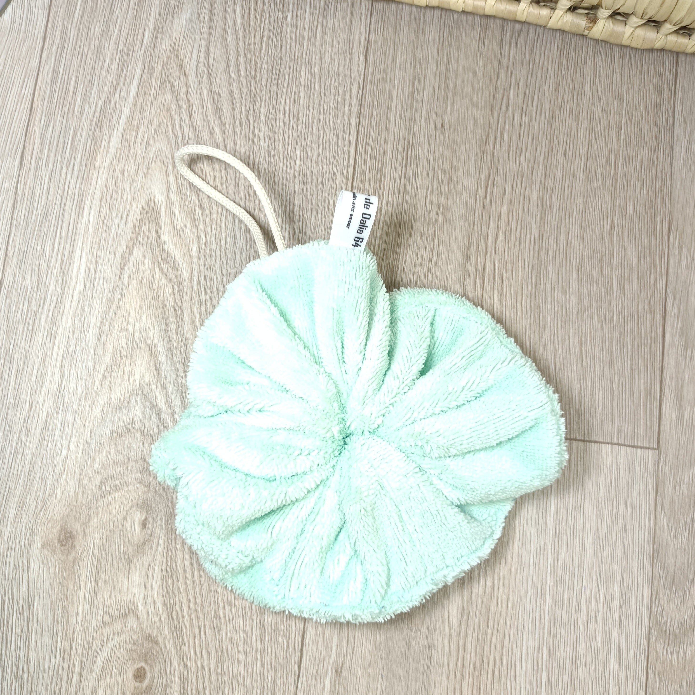 Fleurs de douche éponge bambou très douces disponibles