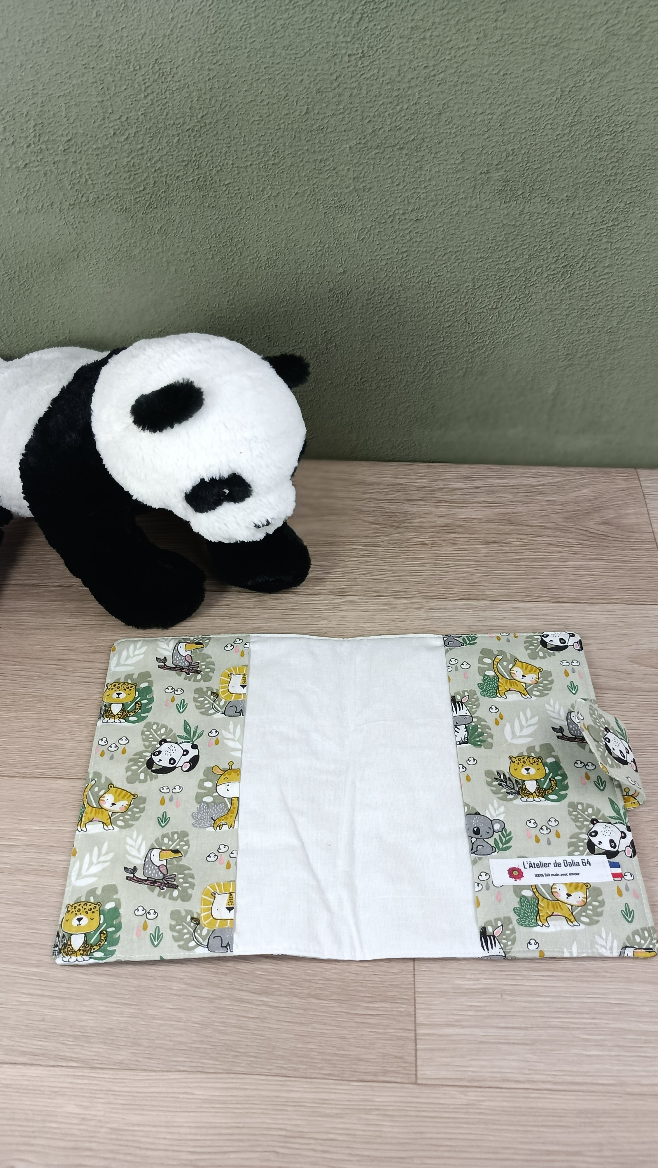 Protège carnet de santé - Collection Petit Panda vert