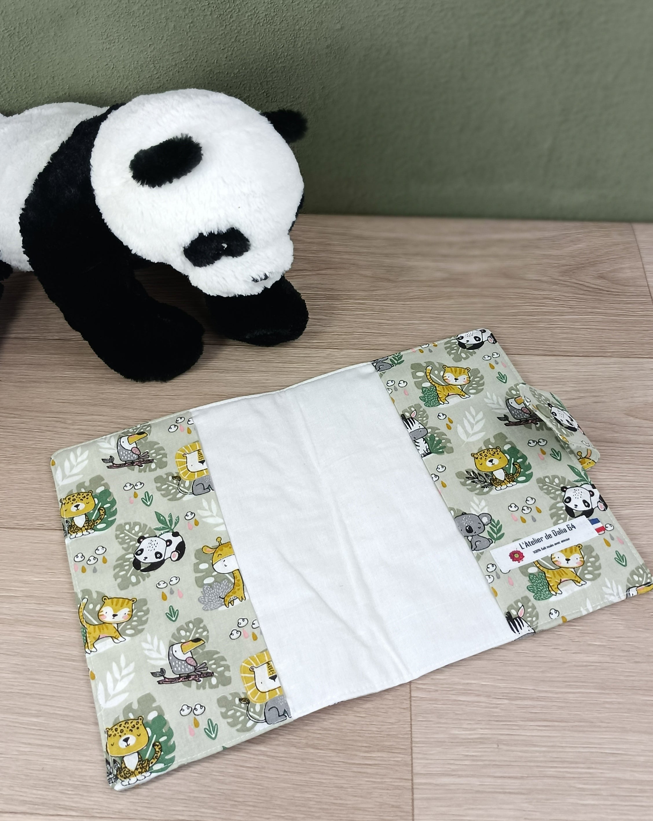Protège carnet de santé - Collection Petit Panda vert