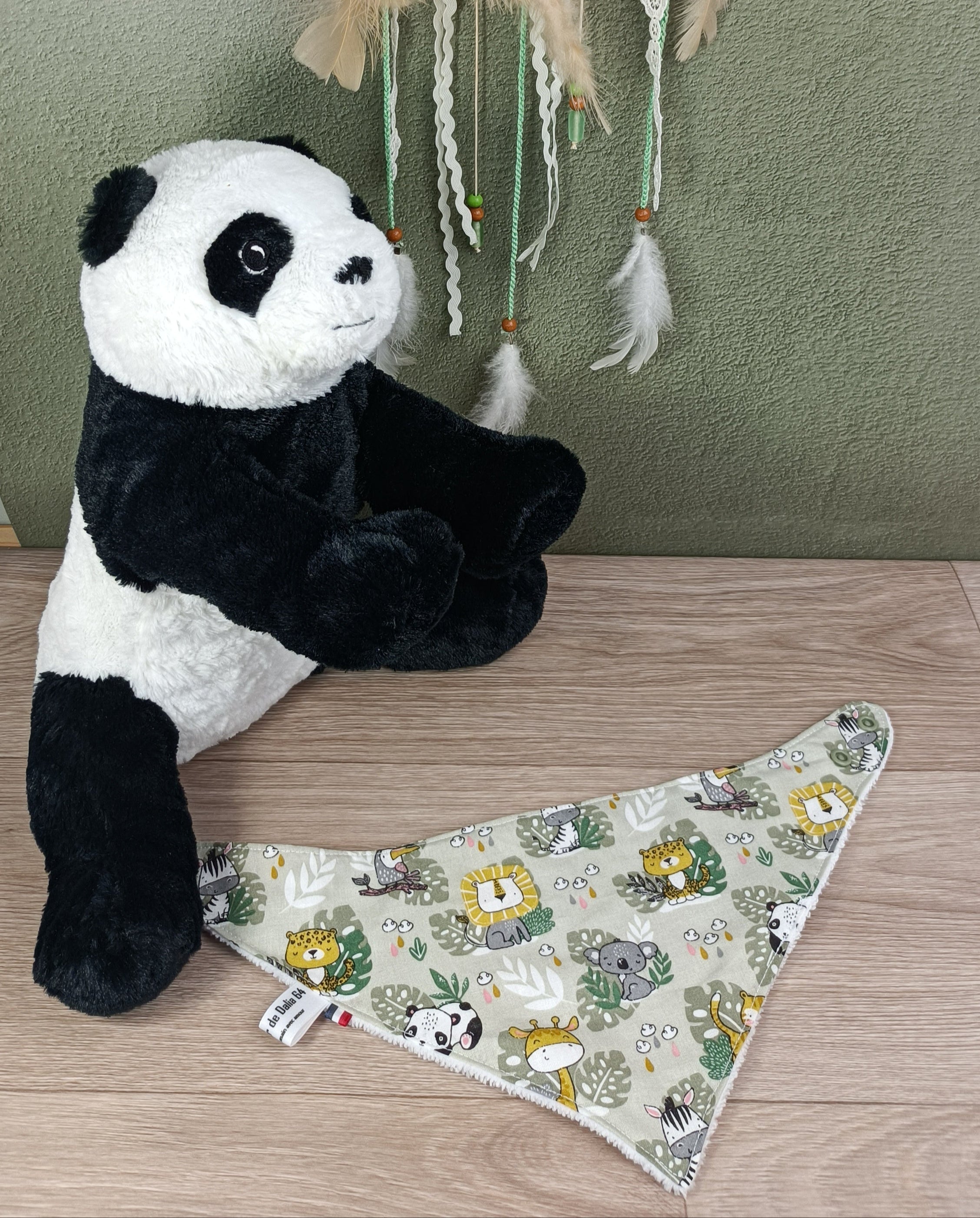 Bavoir bandana bébé - Collection Petit panda vert