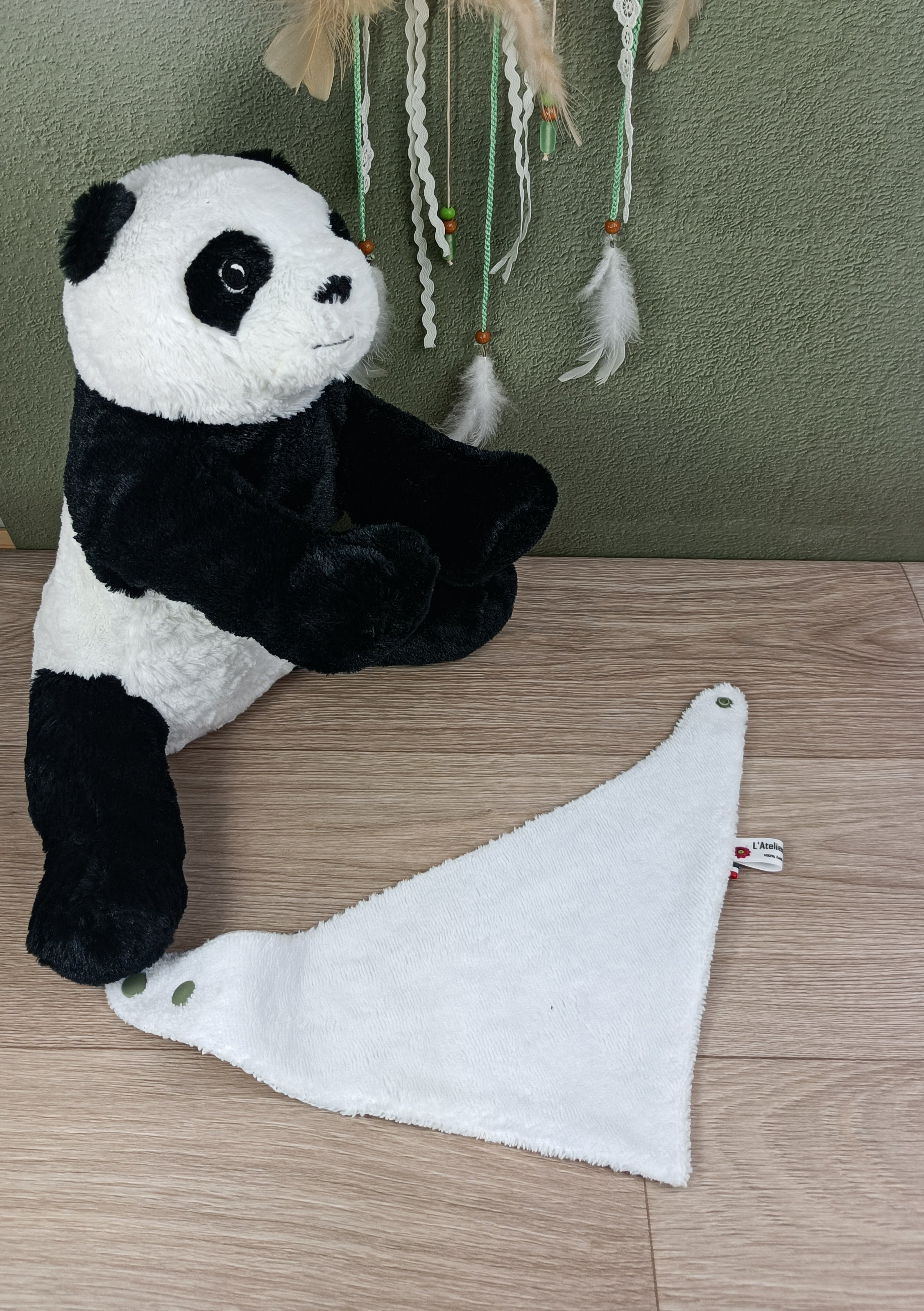 Bavoir bandana bébé - Collection Petit panda vert