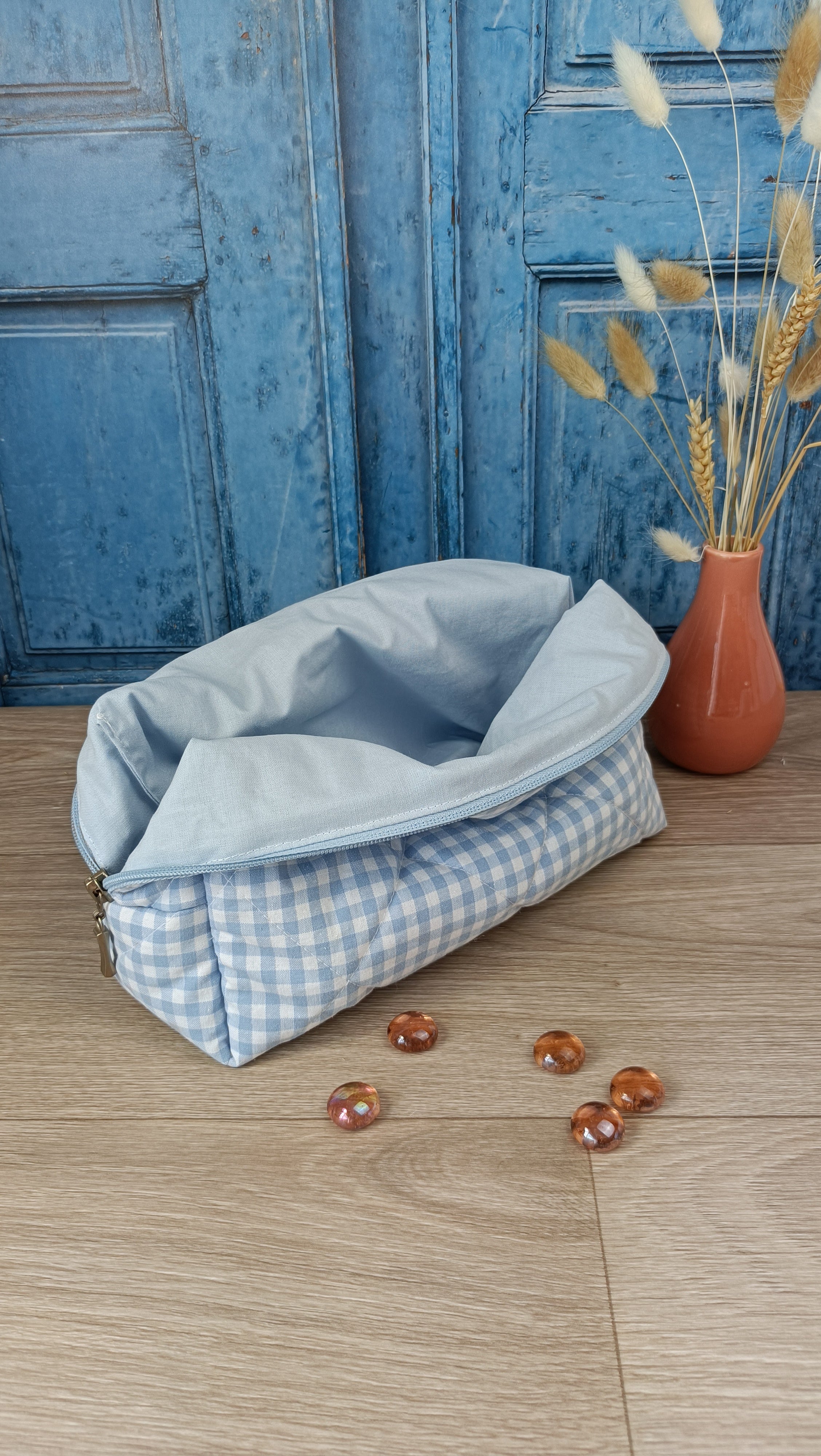 Trousses matelassées maquillage/toilette et accessoires assortis - Vichy bleu clair