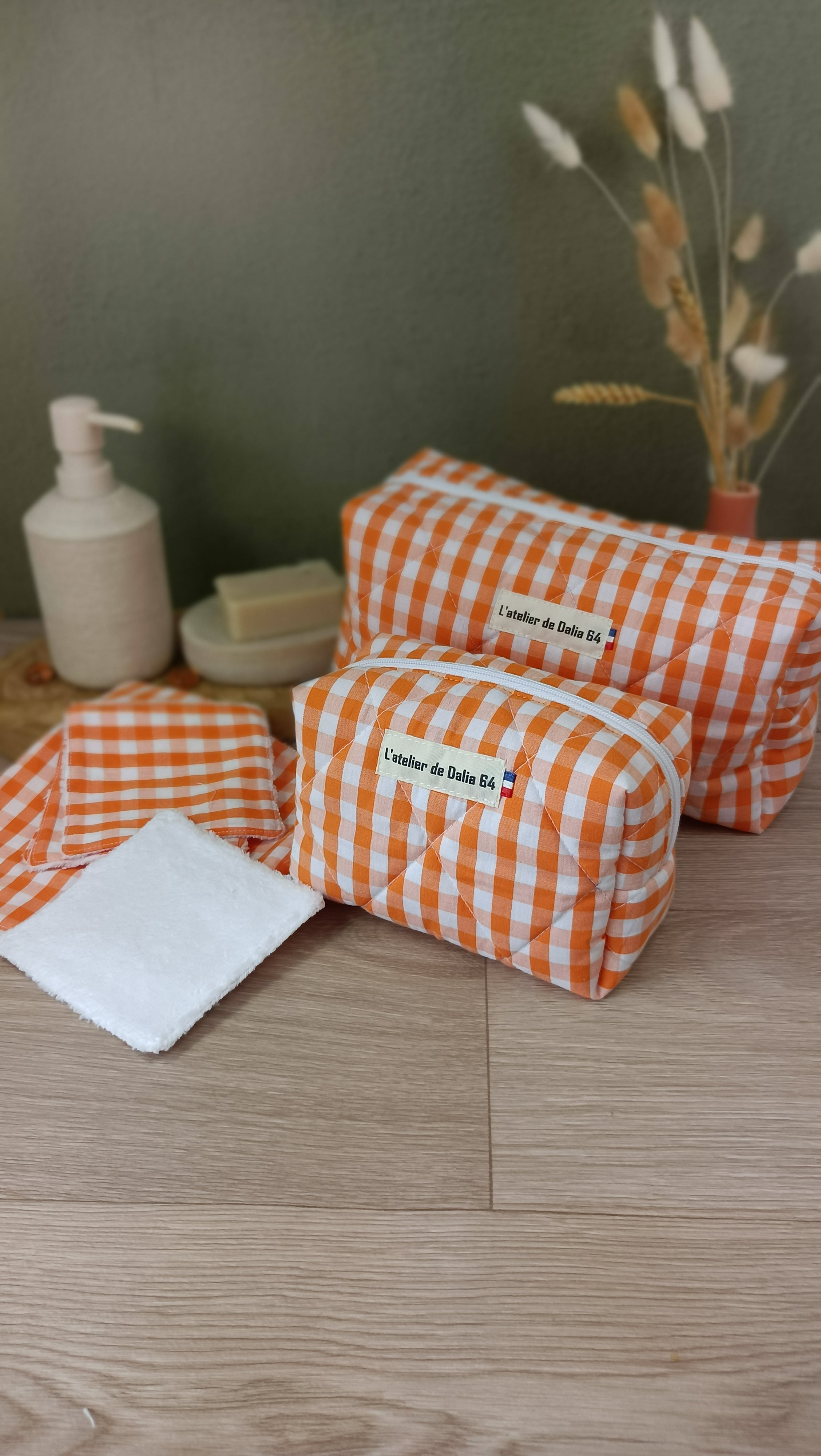 Trousses matelassées maquillage/toilette et accessoires assortis - Vichy orange