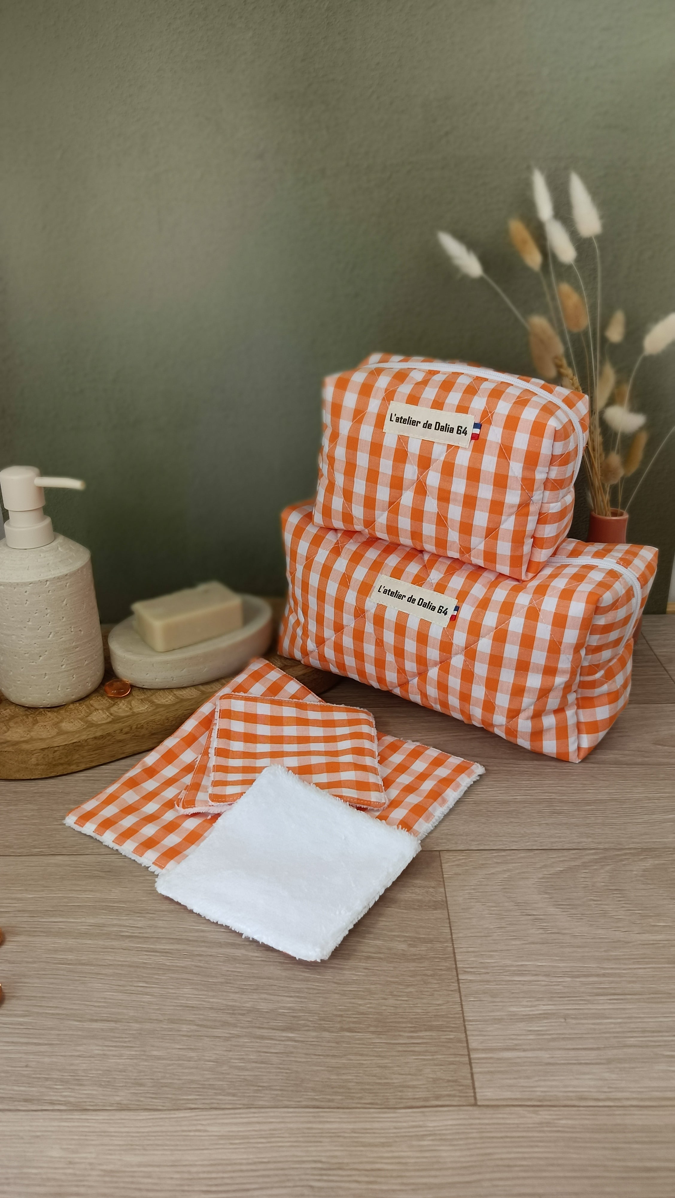 Trousses matelassées maquillage/toilette et accessoires assortis - Vichy orange
