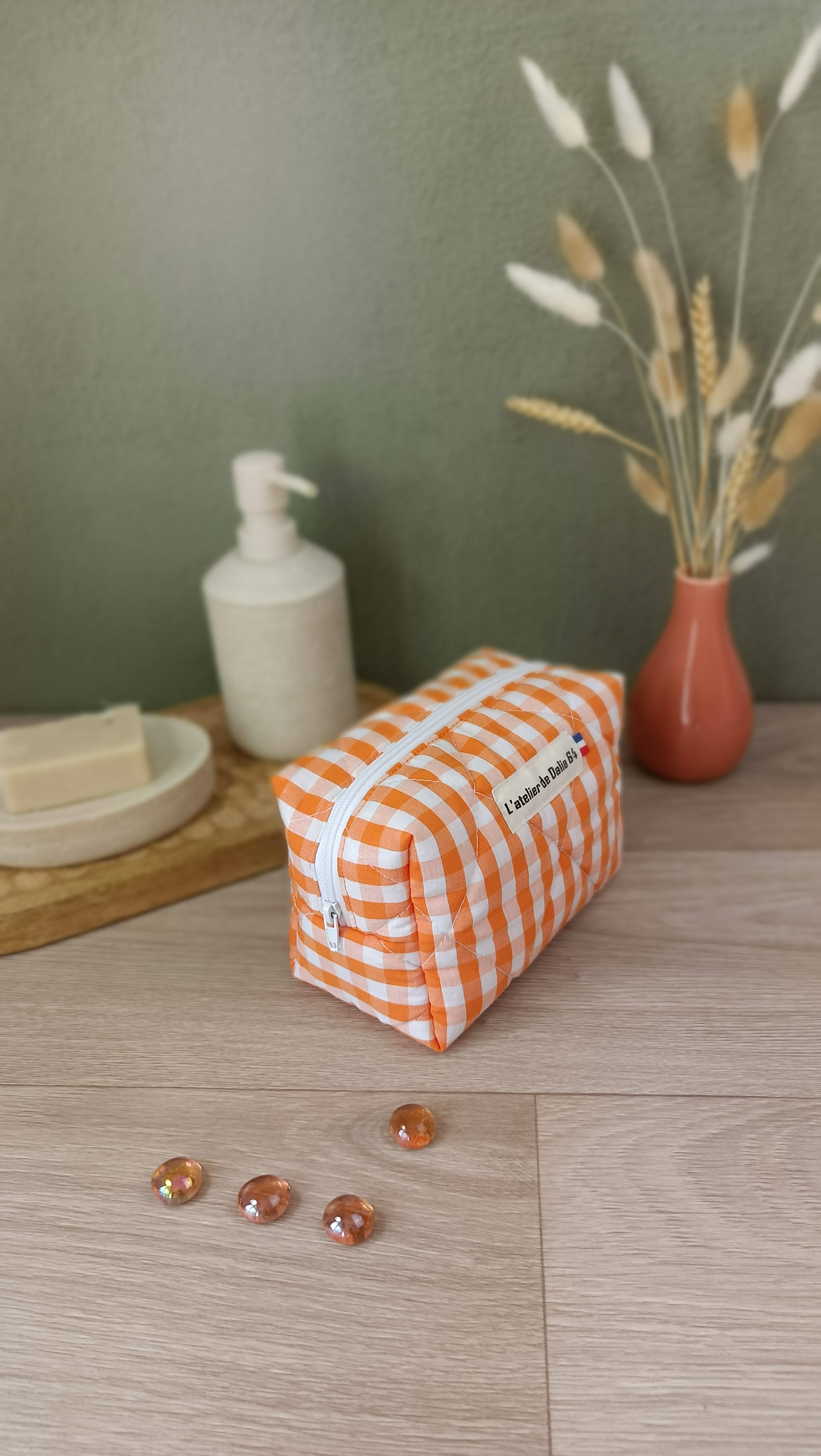 Trousses matelassées maquillage/toilette et accessoires assortis - Vichy orange
