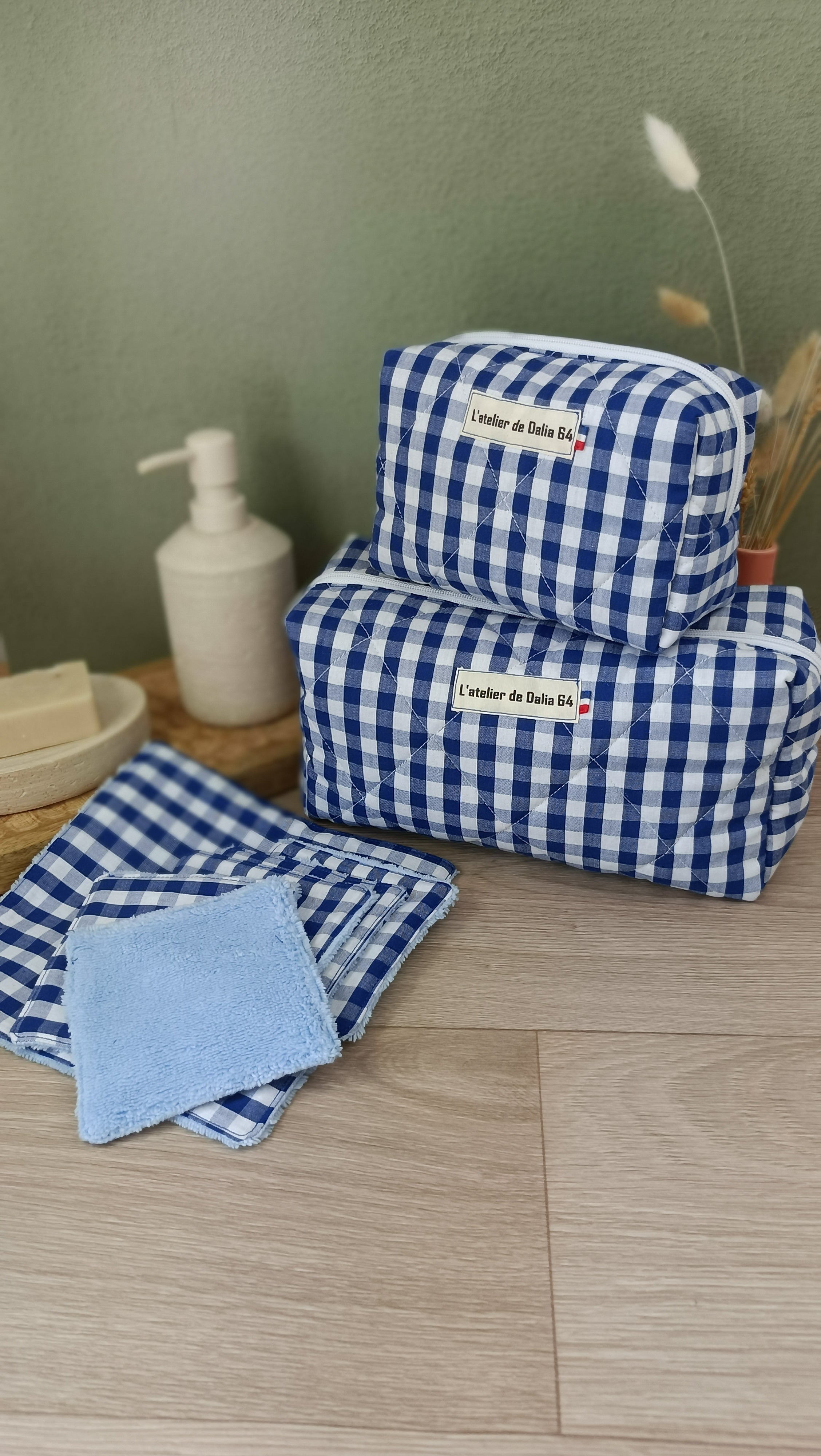 Trousses matelassées maquillage/toilette et accessoires assortis - Vichy bleu marine