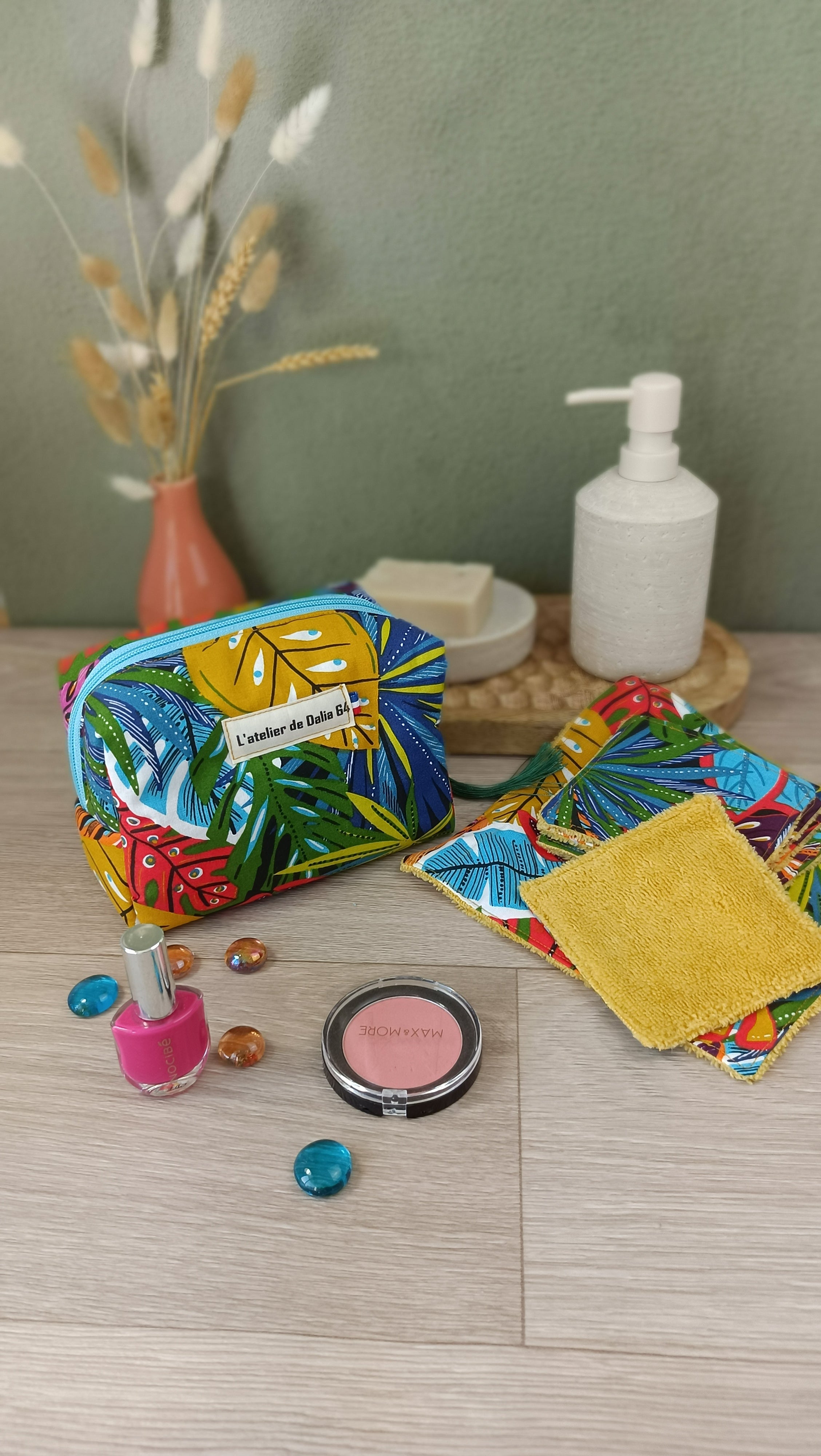 Trousse maquillage molletonnée et accessoires assortis - Lovoli multico