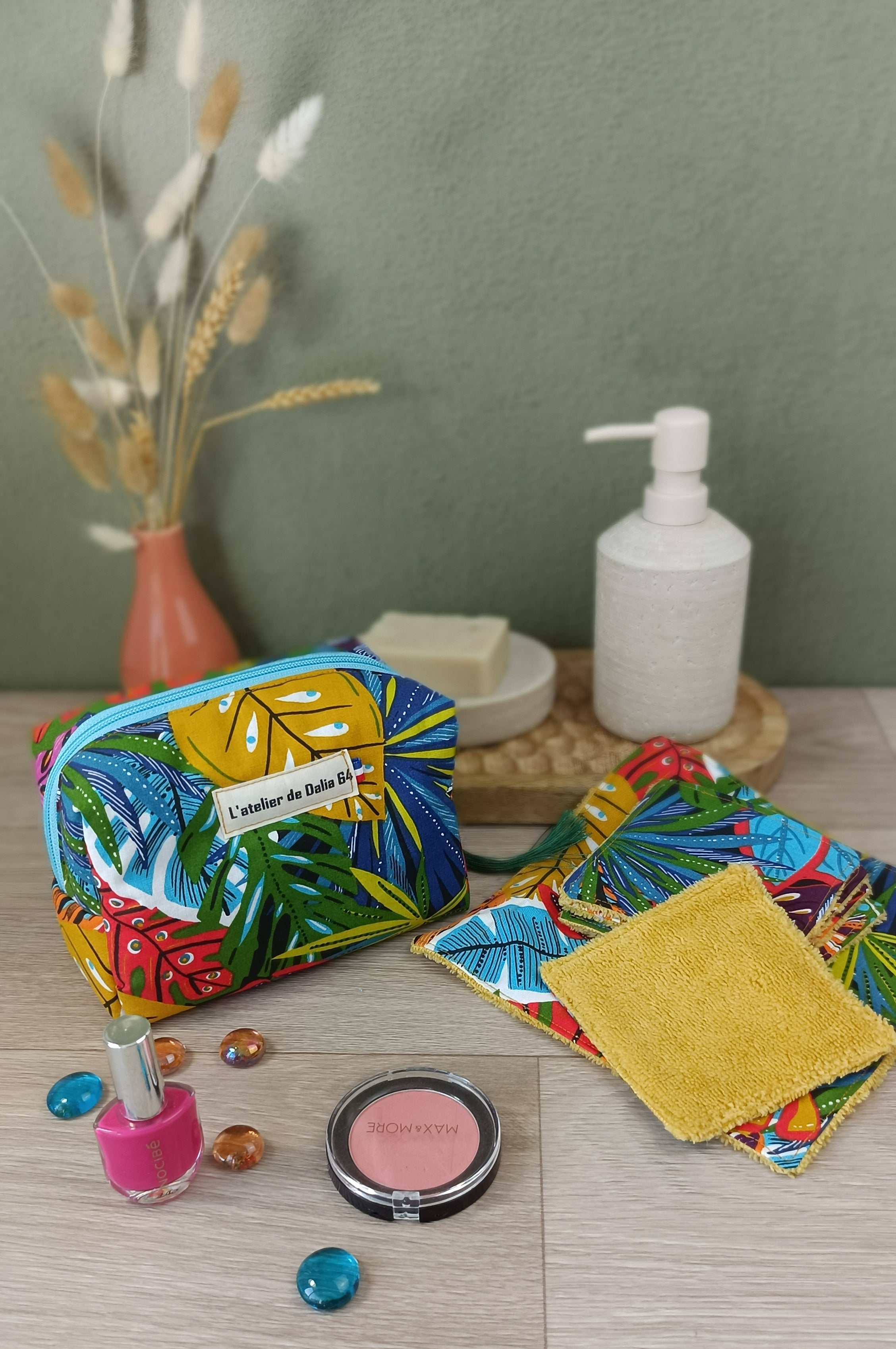 Trousse maquillage molletonnée et accessoires assortis - Lovoli multico