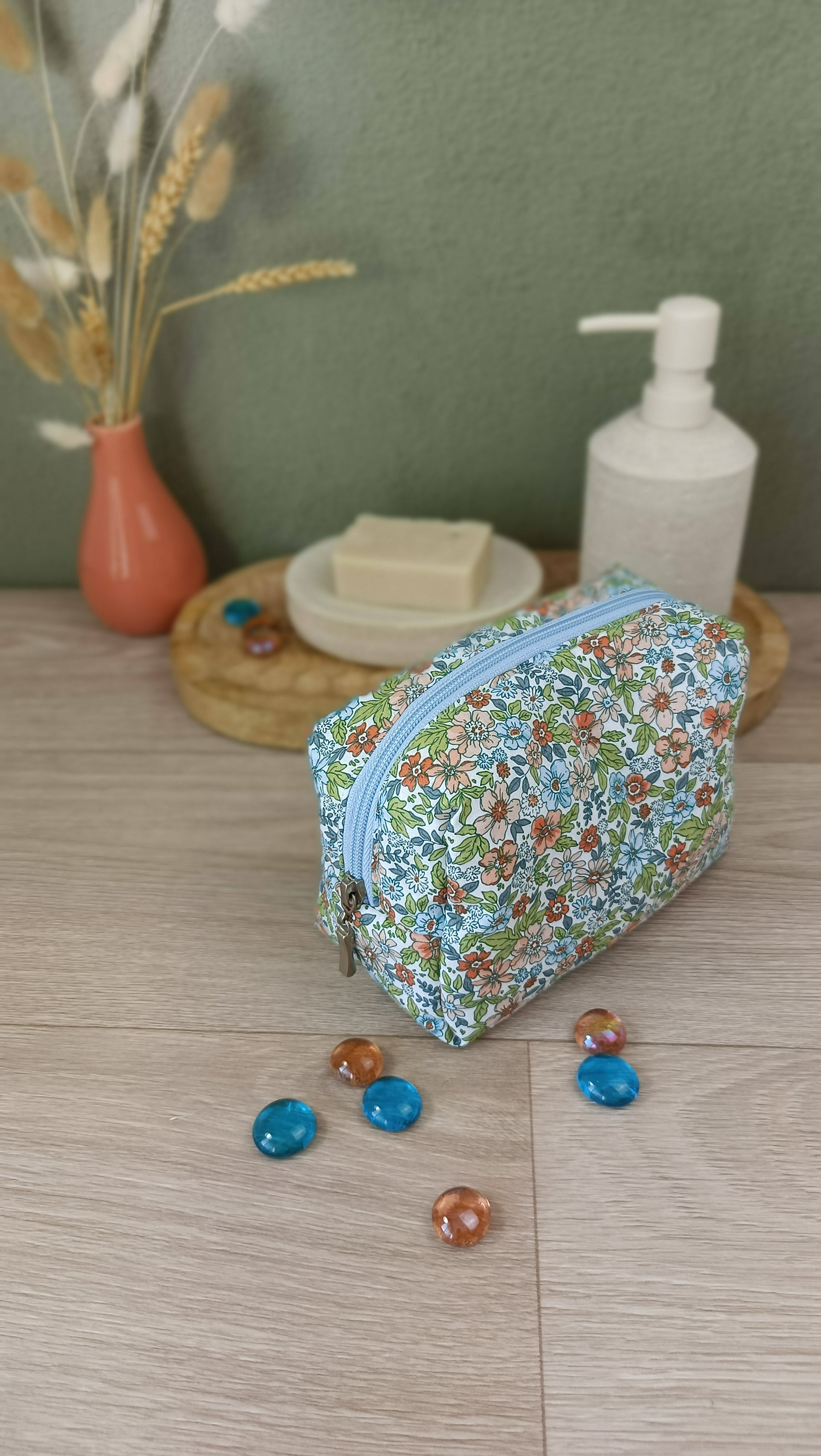 Trousse maquillage molletonnée et accessoires assortis - Pensée fond blanc