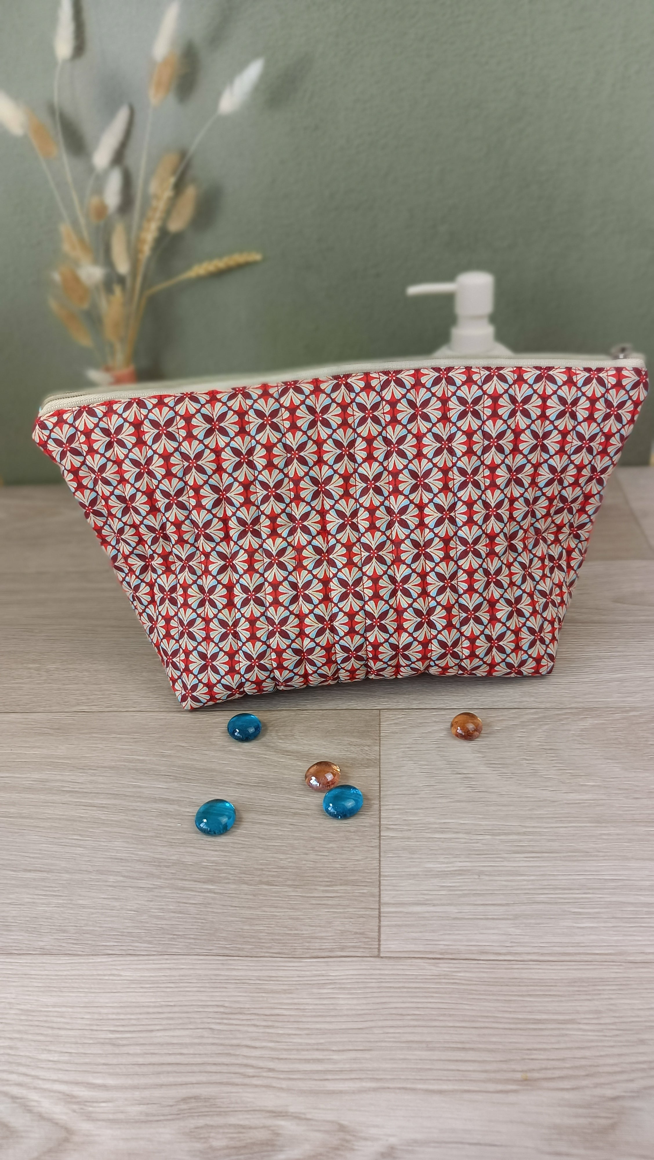 Trousse de toilette et accessoires assortis - Eugène rouge