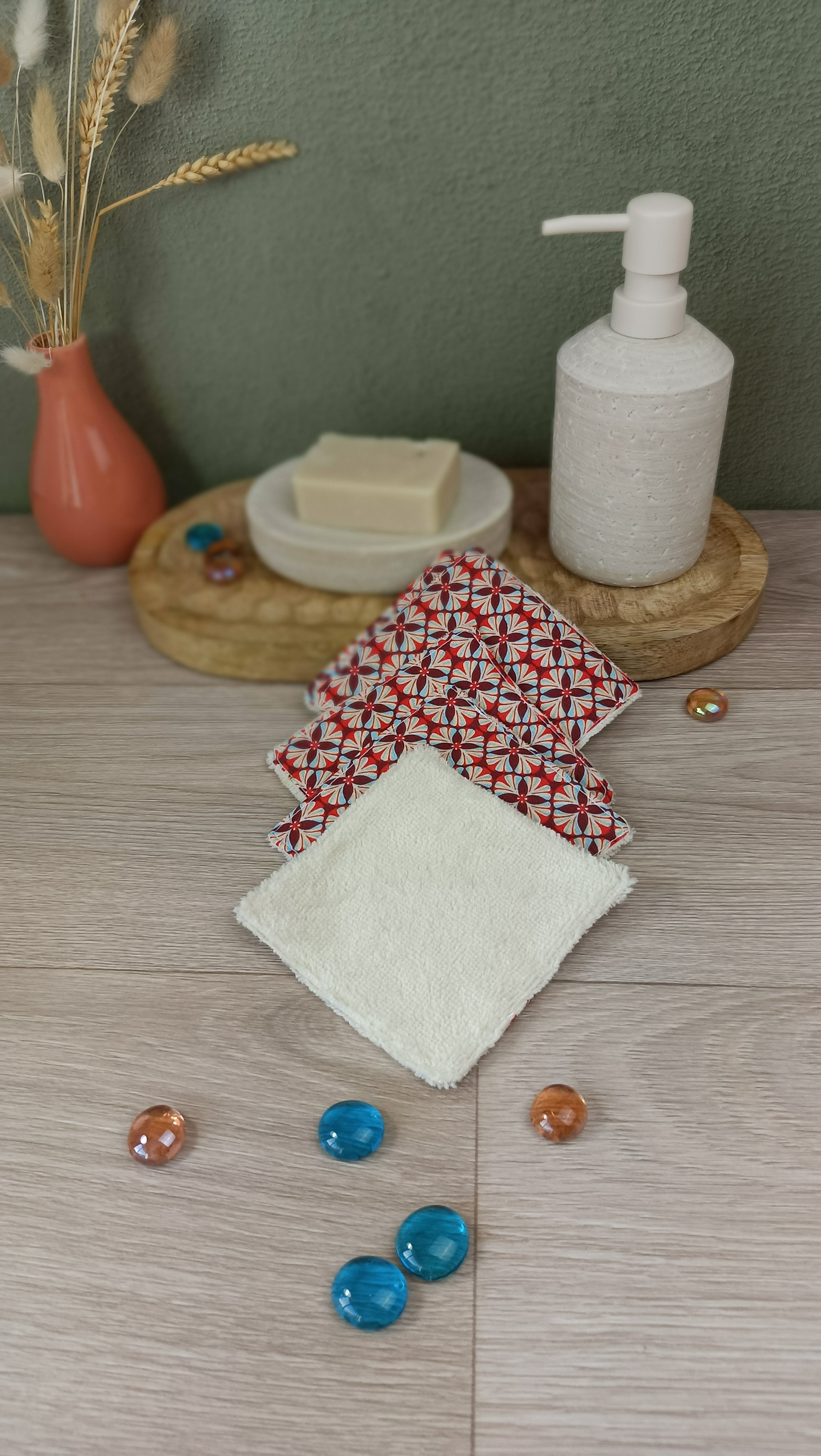 Trousse de toilette et accessoires assortis - Eugène rouge