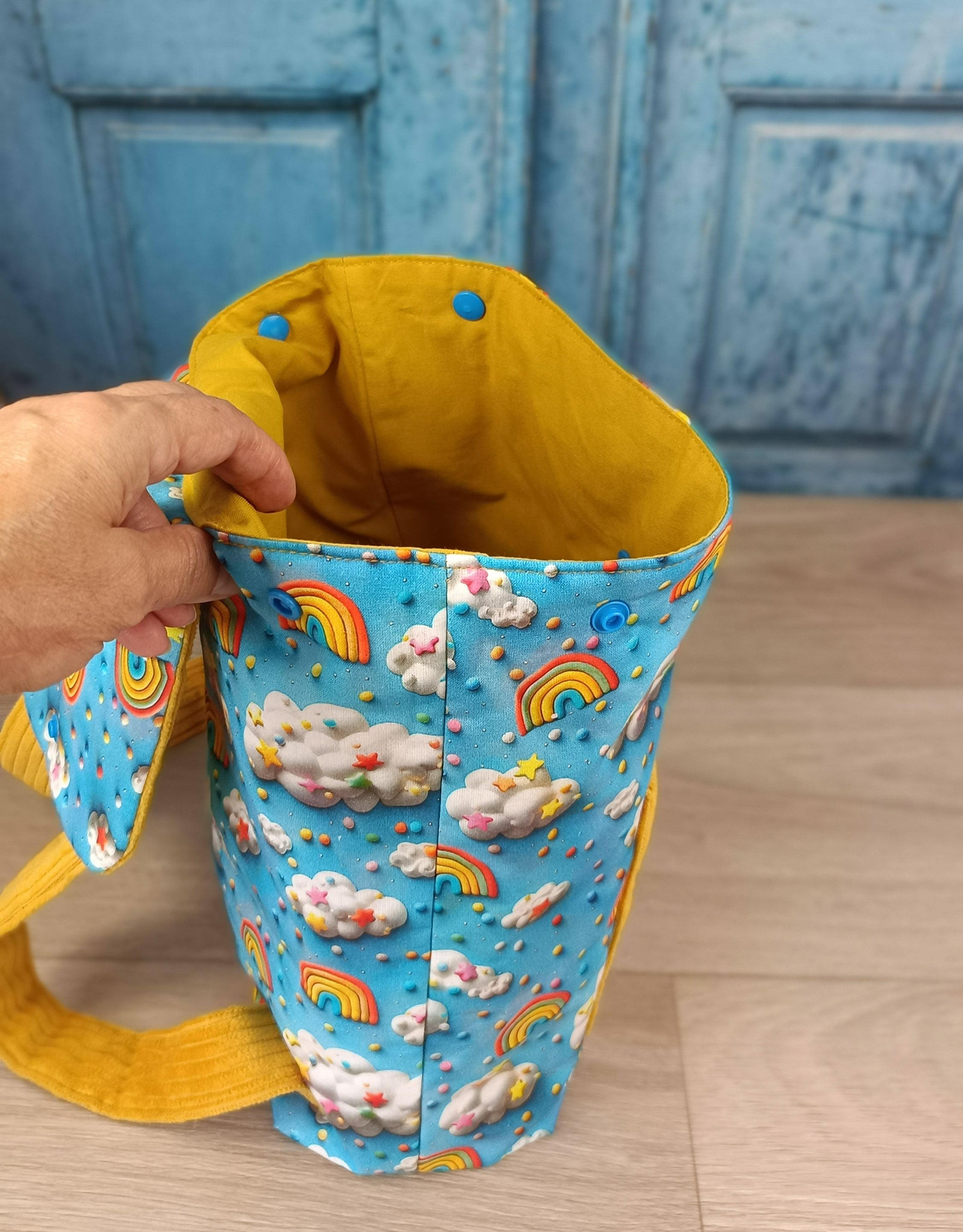sac à dos et serviette cantine 3 d raimbow design