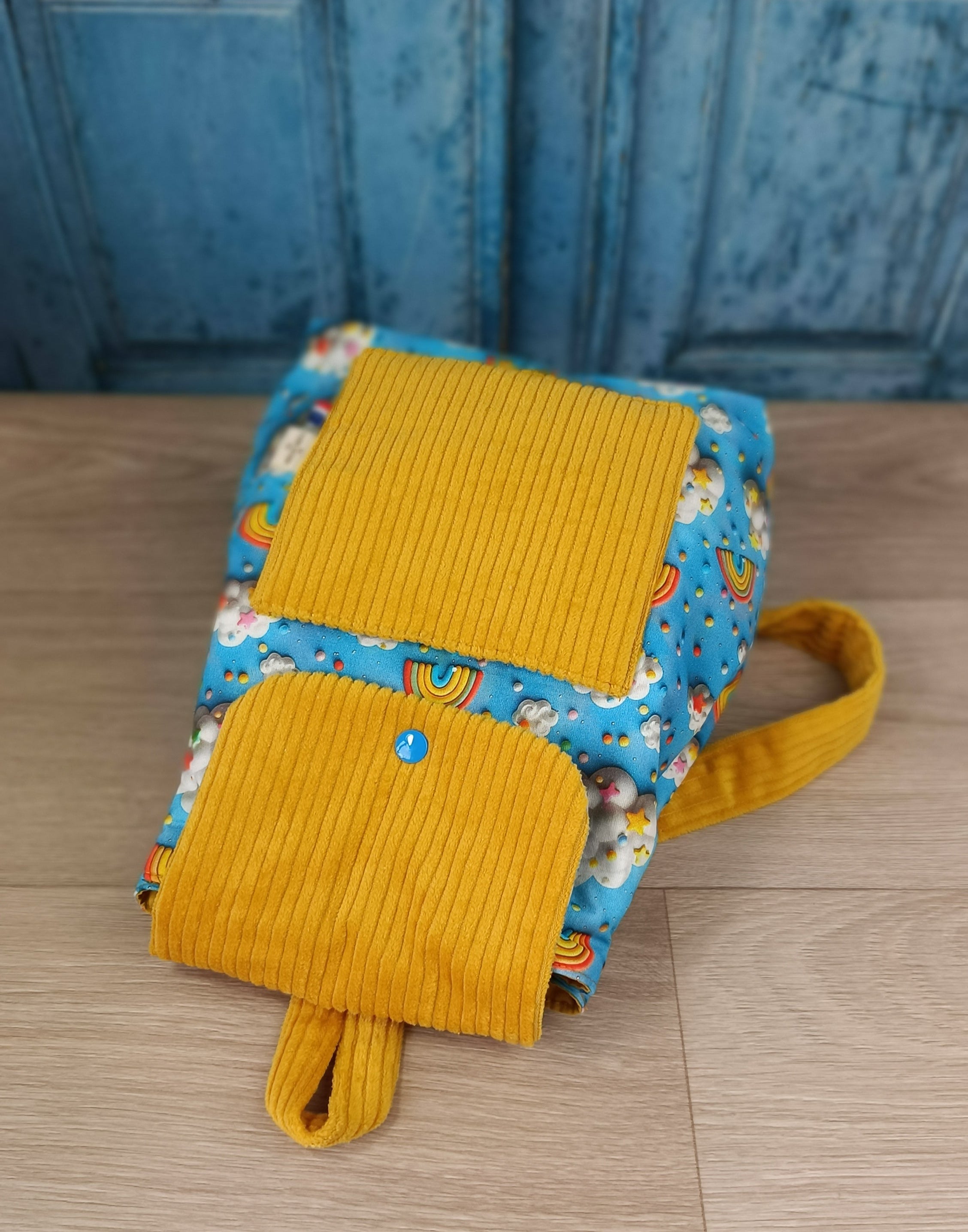 sac à dos et serviette cantine 3 d raimbow design