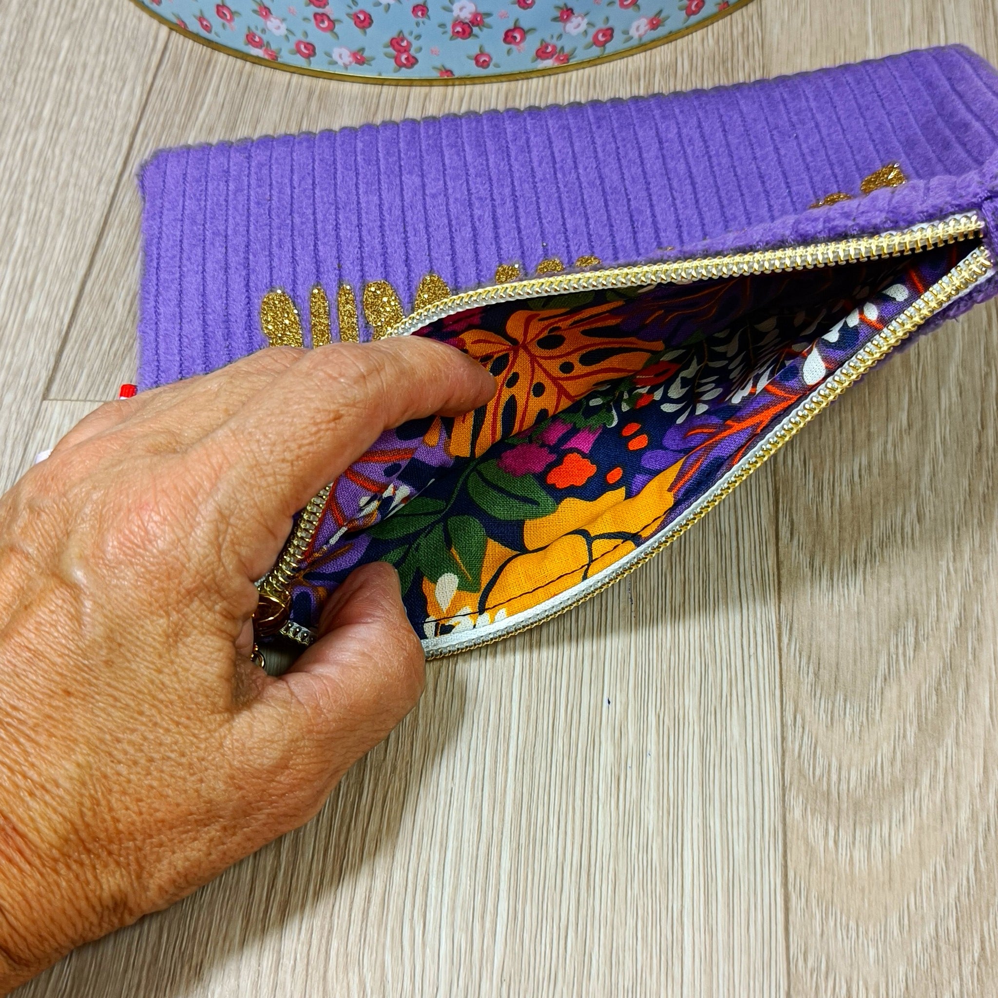Pochettes velours zippées personnalisées disponibles