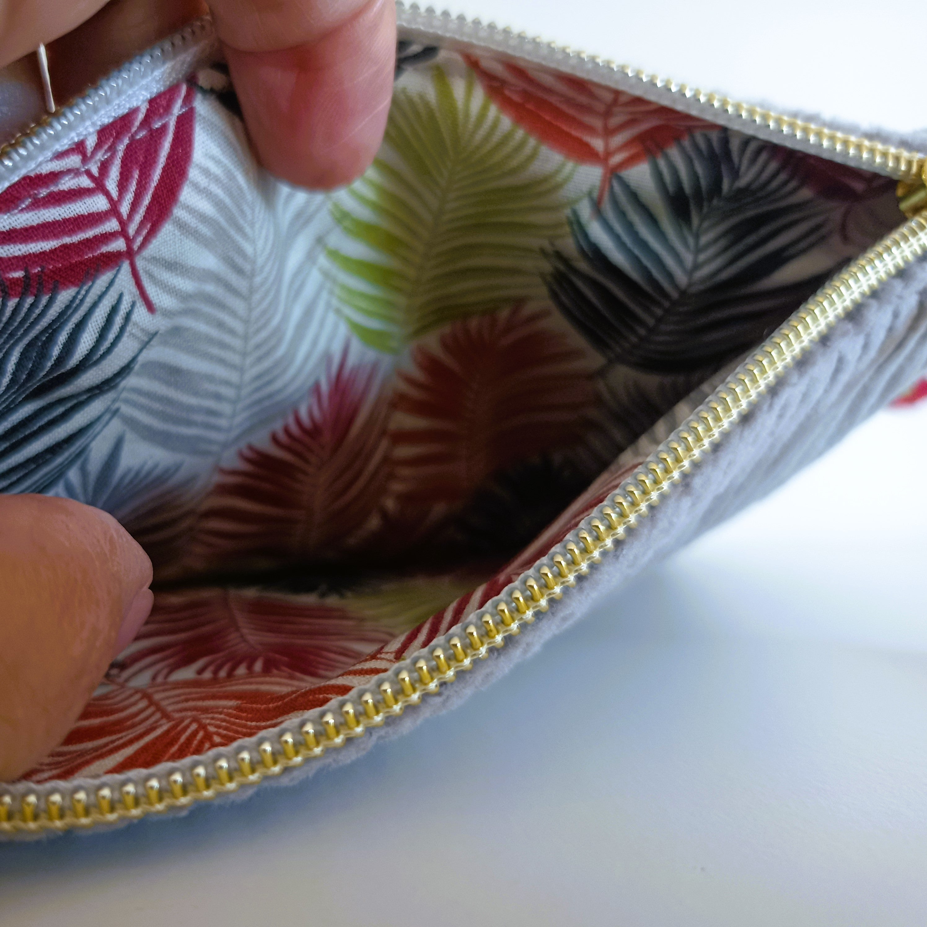 Pochettes velours zippées personnalisées disponibles