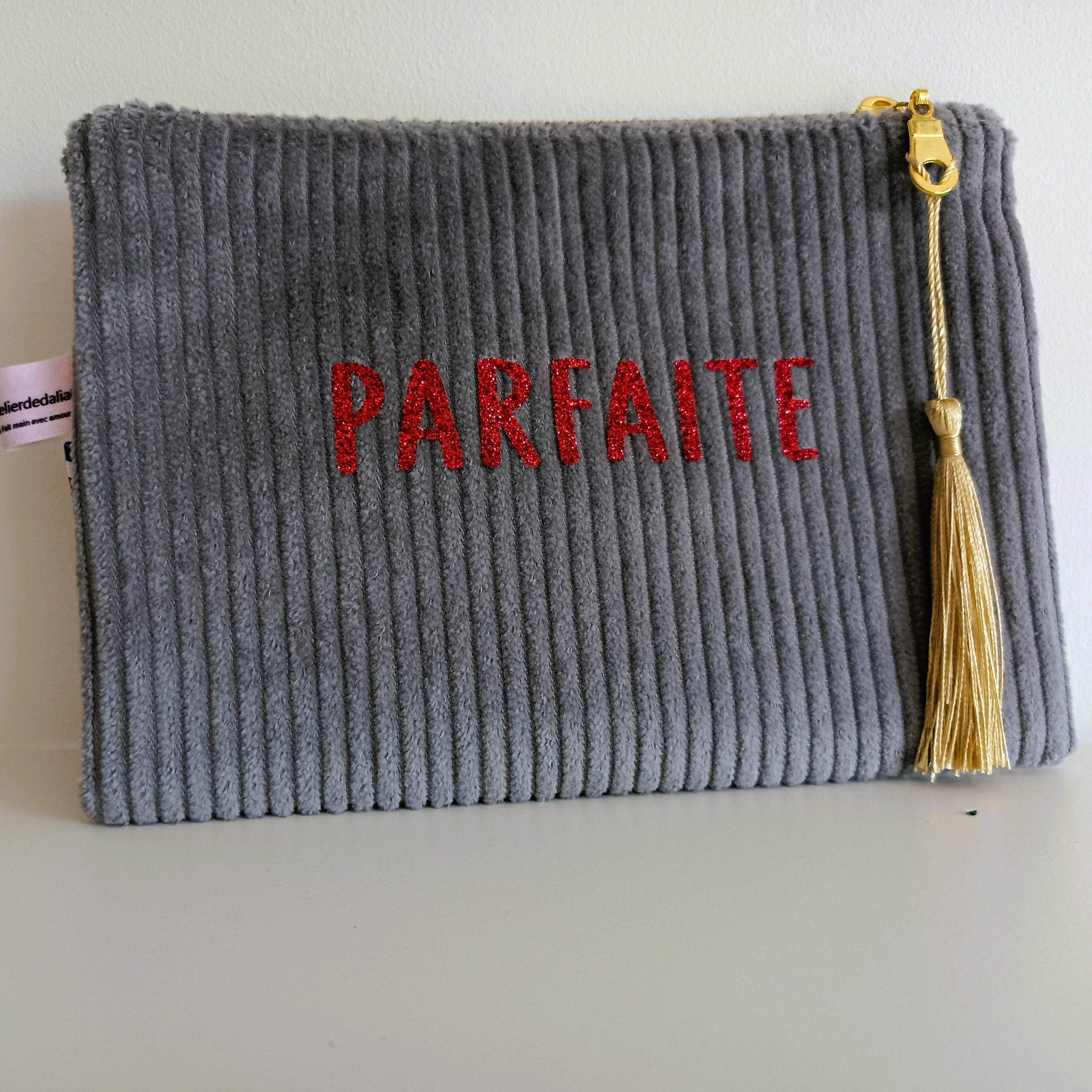 Pochettes velours zippées personnalisées disponibles