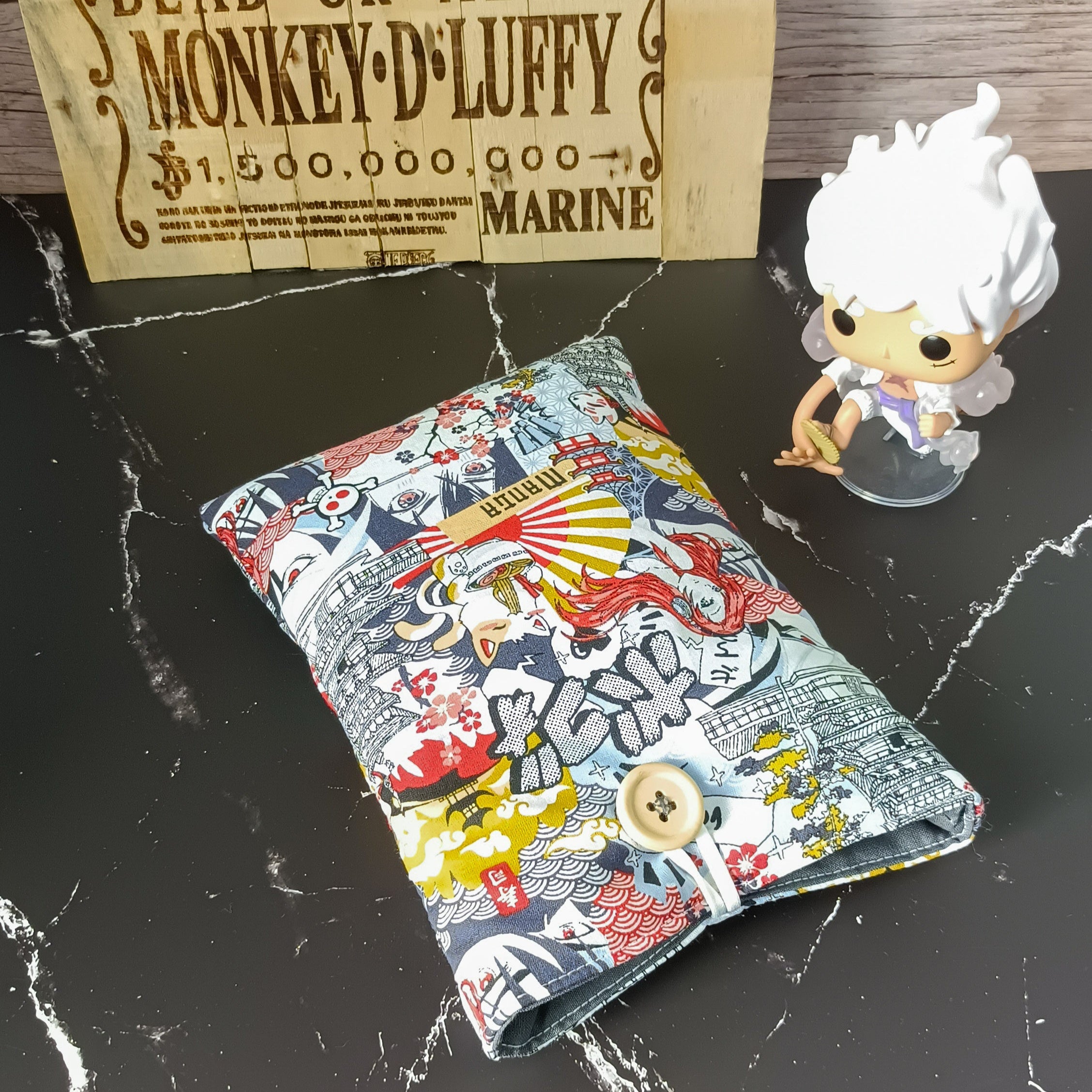Pochette livre tissu Manga rouge