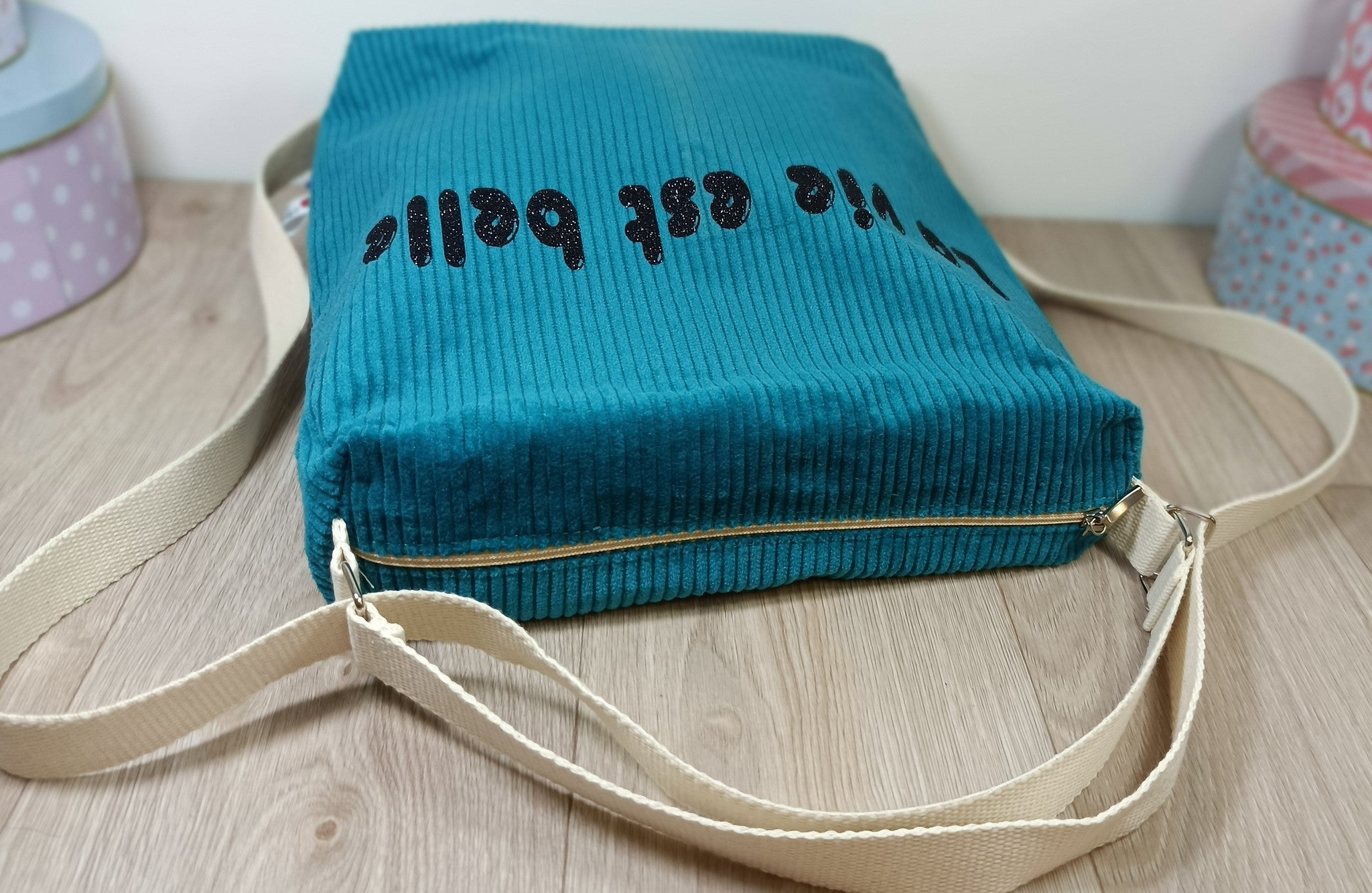 Sac bandoulière convertible en sac à dos - La vie est belle - disponibles
