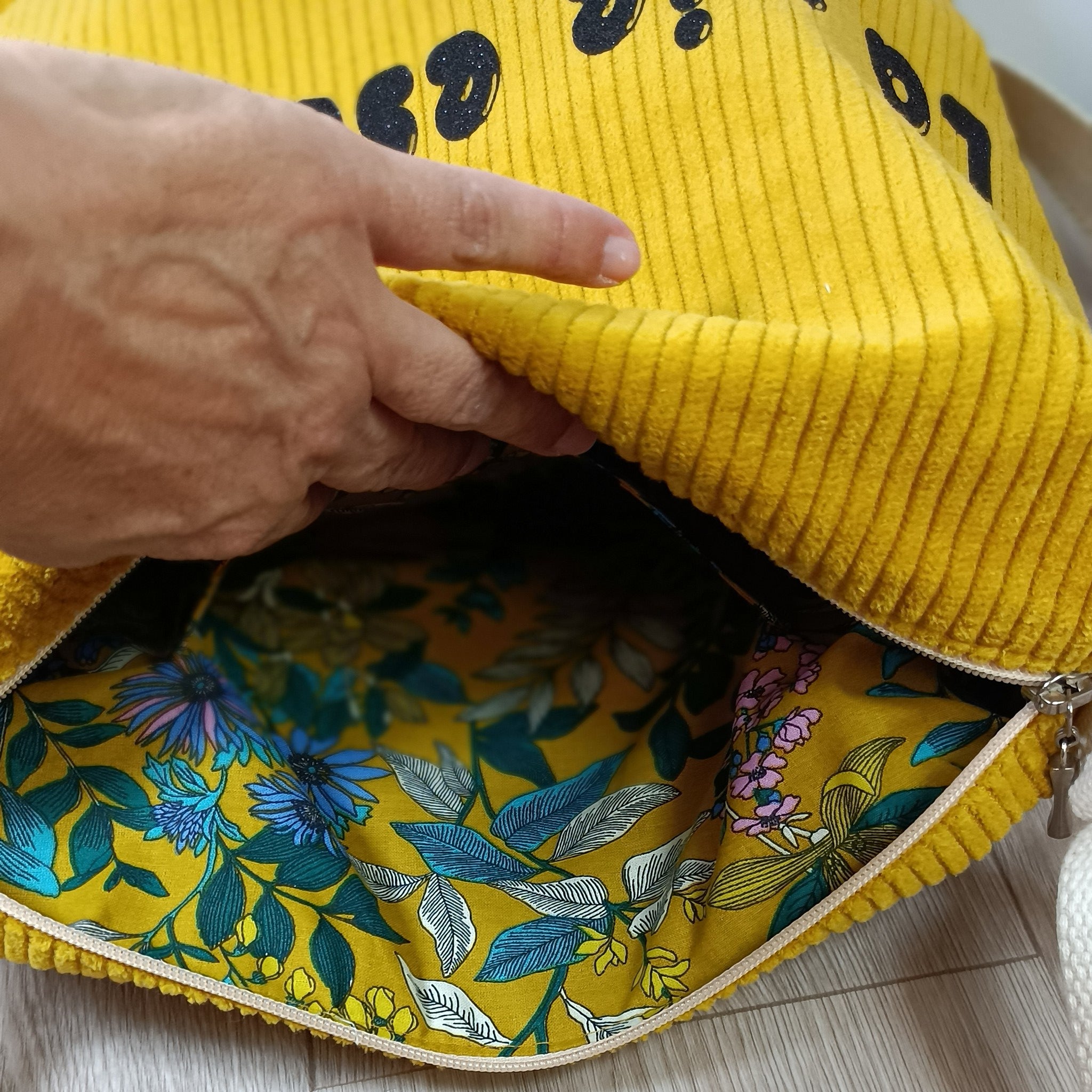 Sac bandoulière convertible en sac à dos - La vie est belle - disponibles