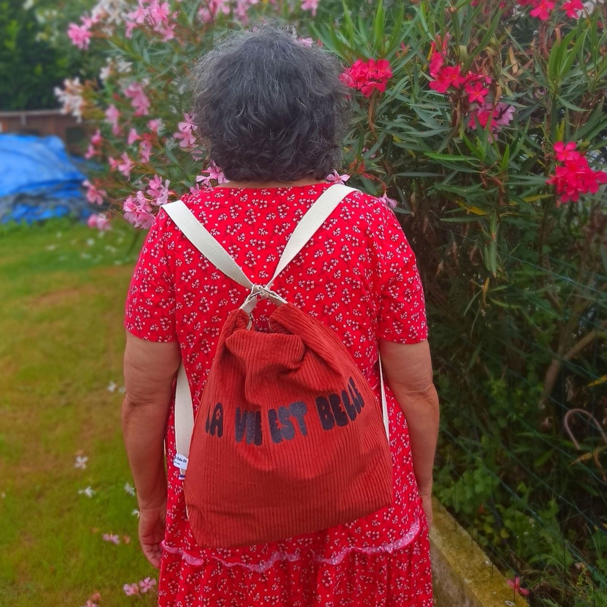 Sac bandoulière convertible en sac à dos - La vie est belle - disponibles