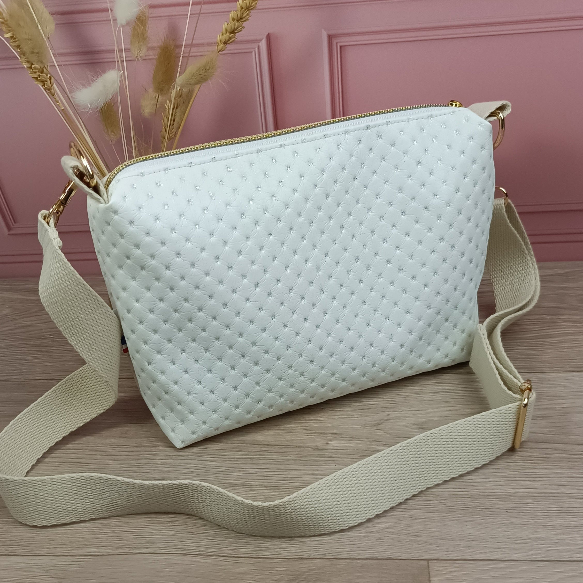 Sac bandoulière avec tissu et bandoulière en simili cuir écru