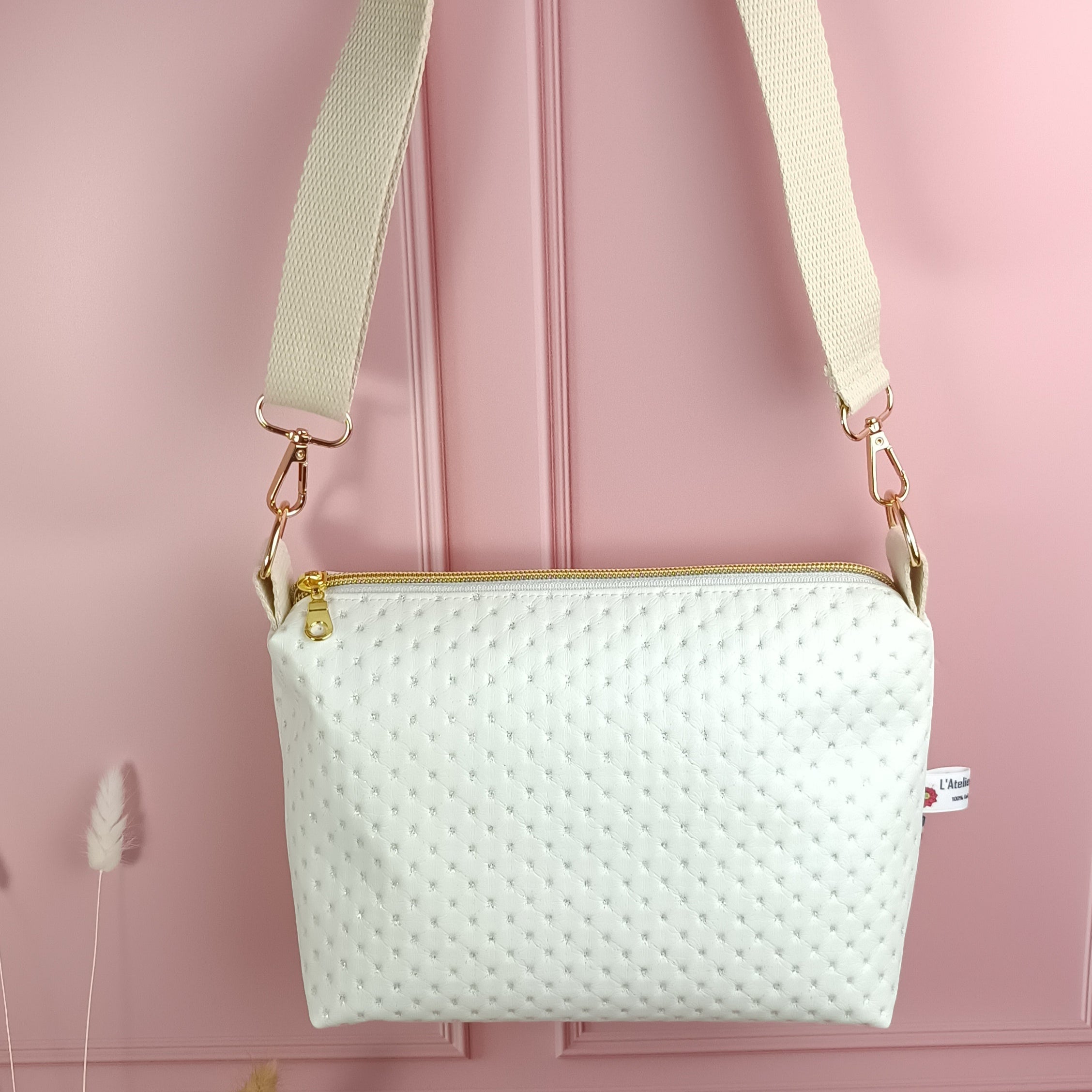 Sac bandoulière avec tissu et bandoulière en simili cuir écru