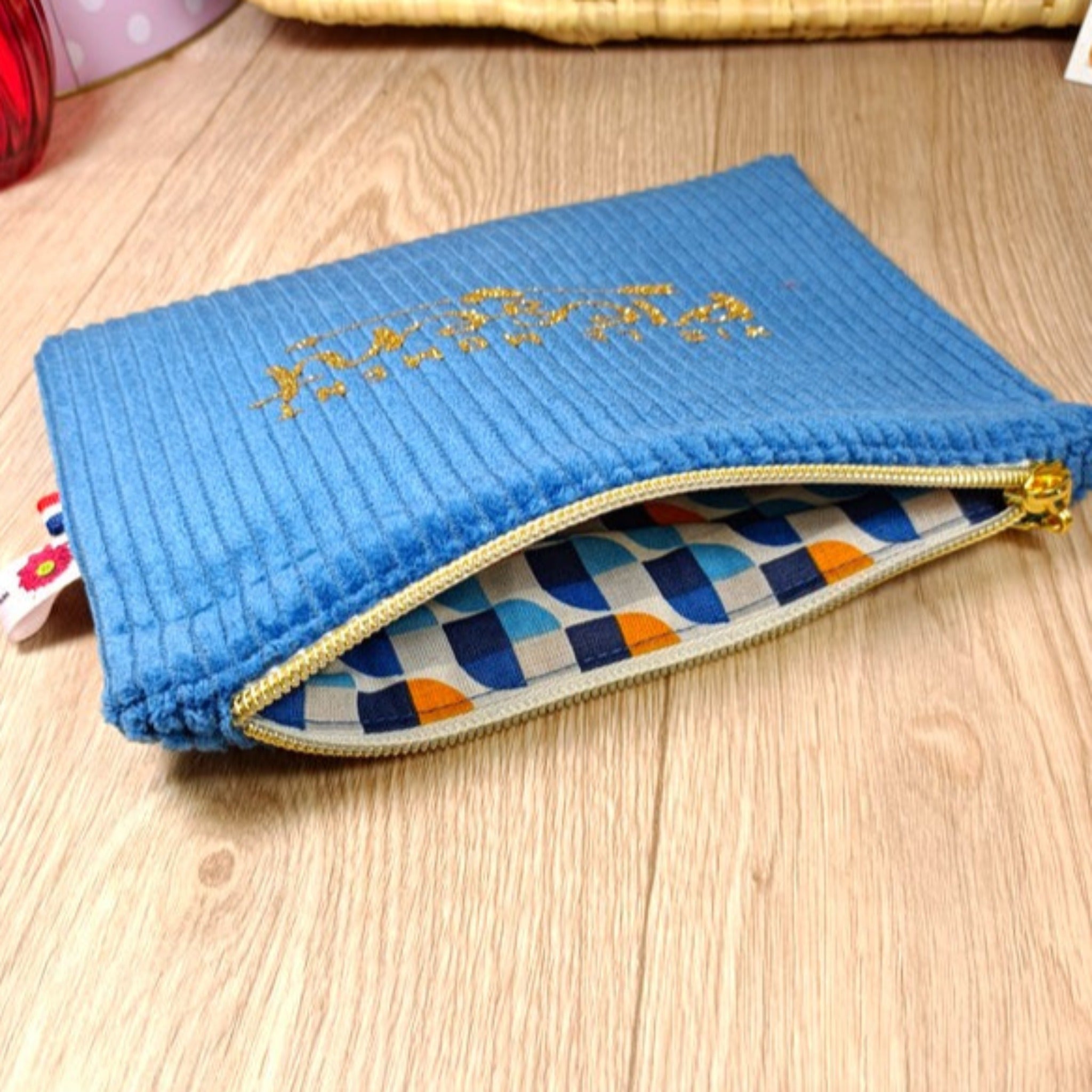 Pochettes velours zippées personnalisées disponibles