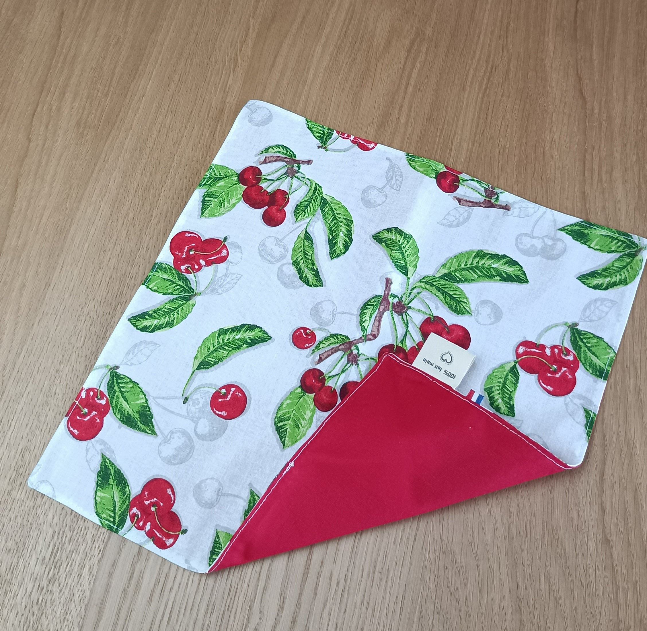 serviette de table motif cerise