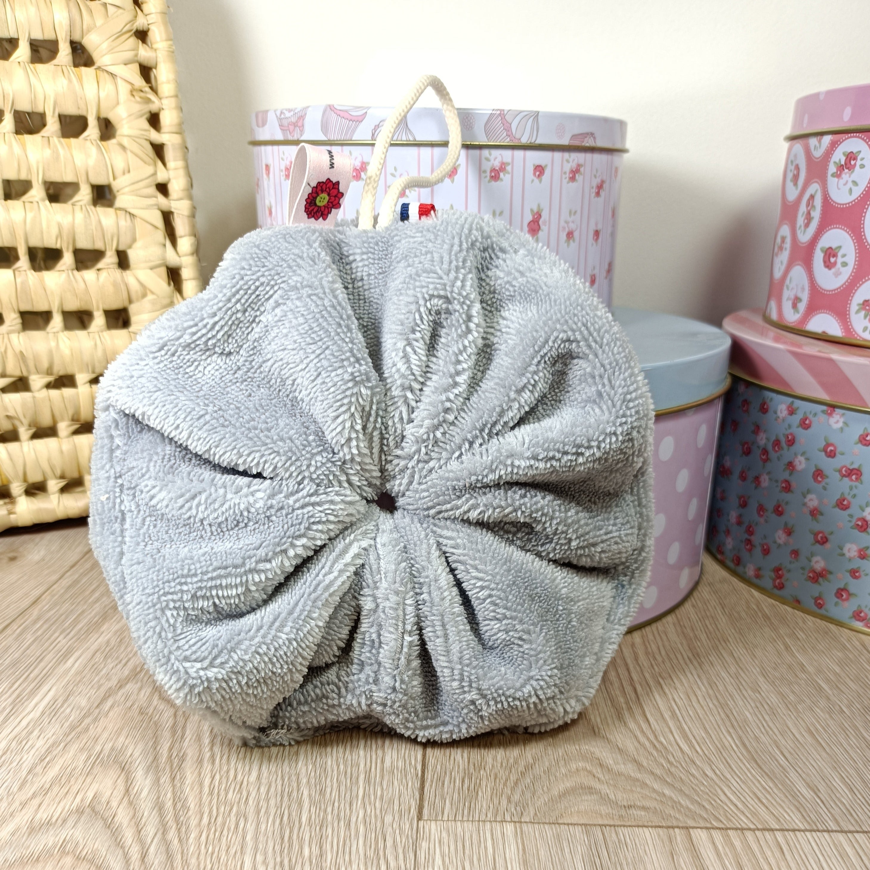Fleur de douche éponge bambou gris clair