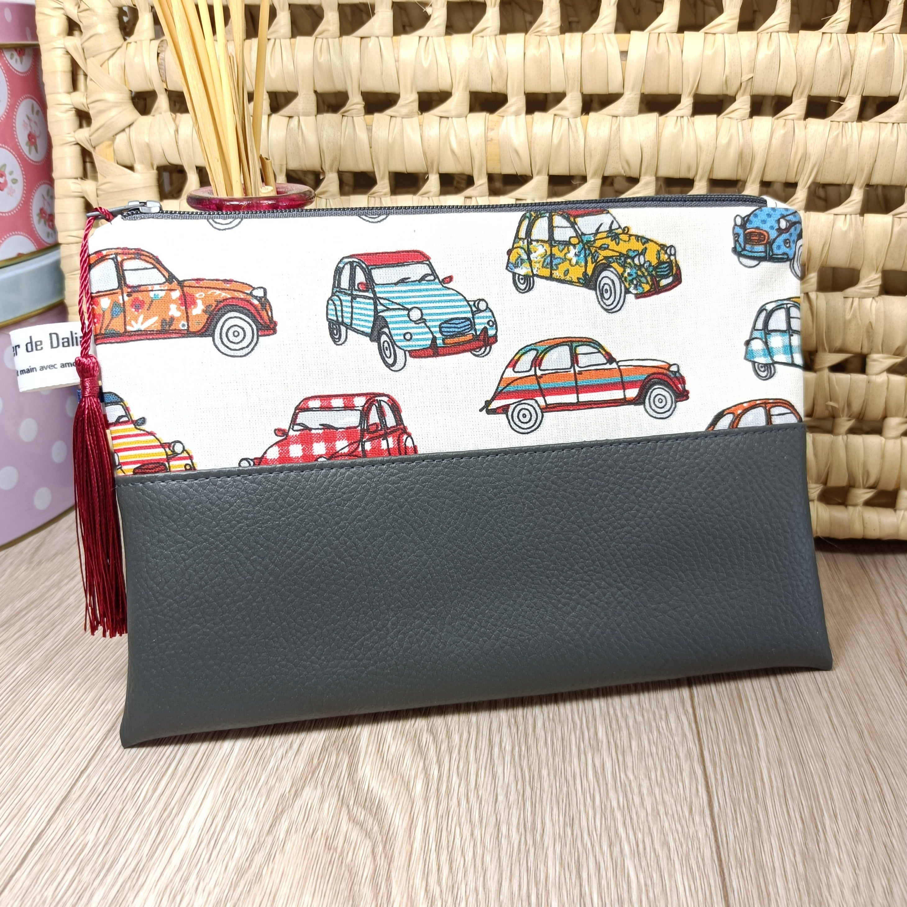 Pochettes zippées en simili et tissus disponibles
