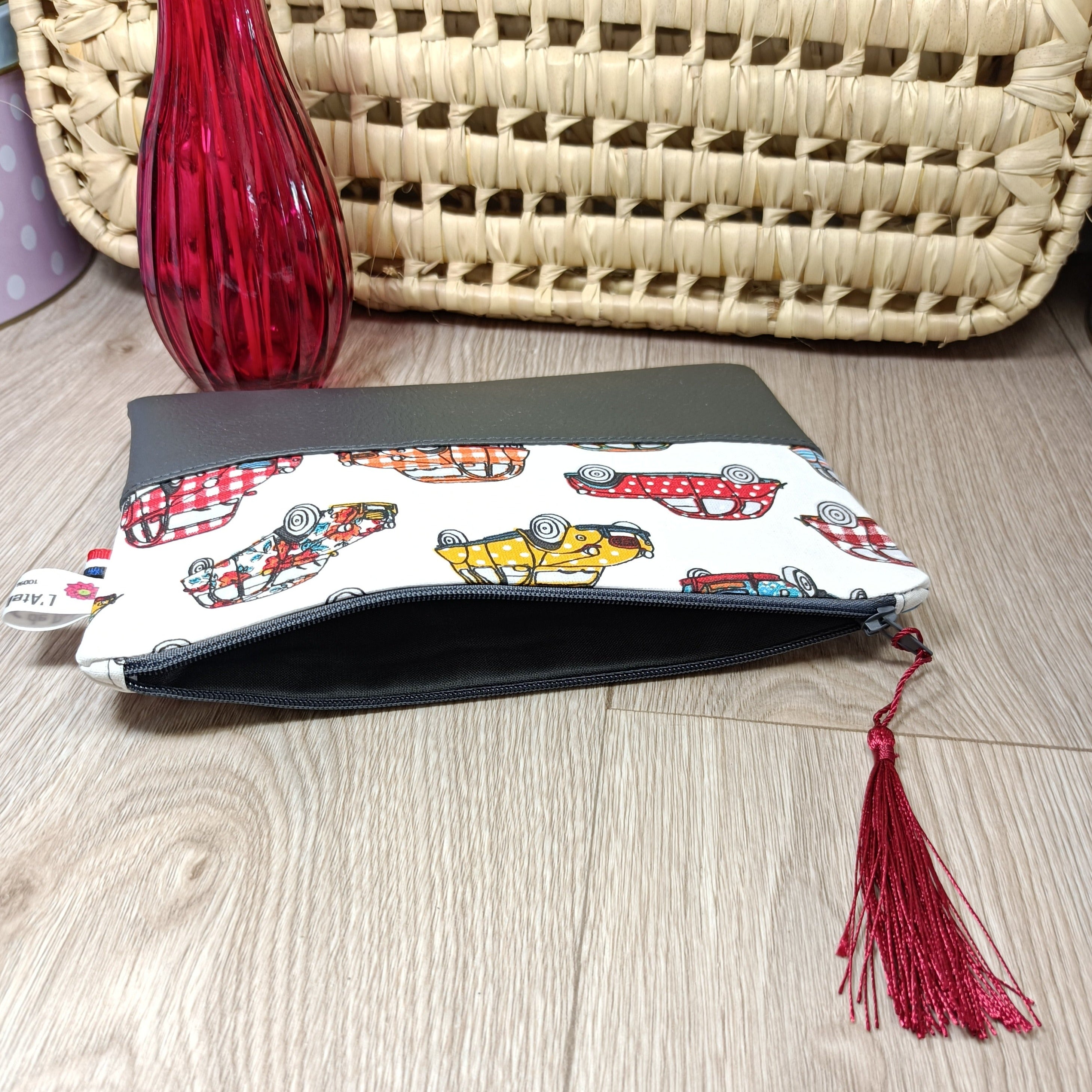 Pochettes zippées en simili et tissus disponibles